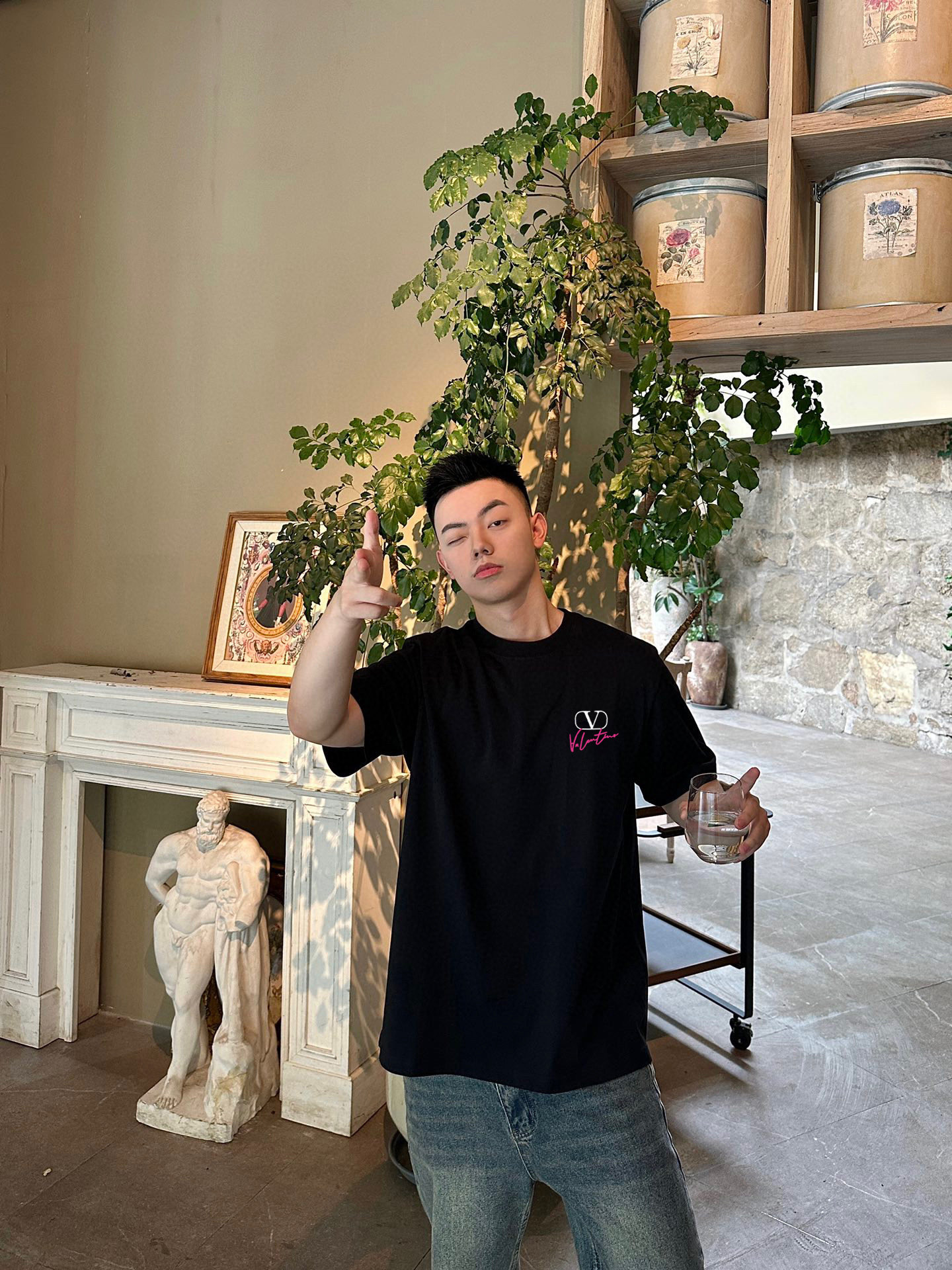 ￼ ￼ ￼ ￼ ￼ ￼ ￼ ￼ ￼￼ 华伦天奴 新款字母印花双层重工短袖T桖 字母图案不管是T桖还是卫衣