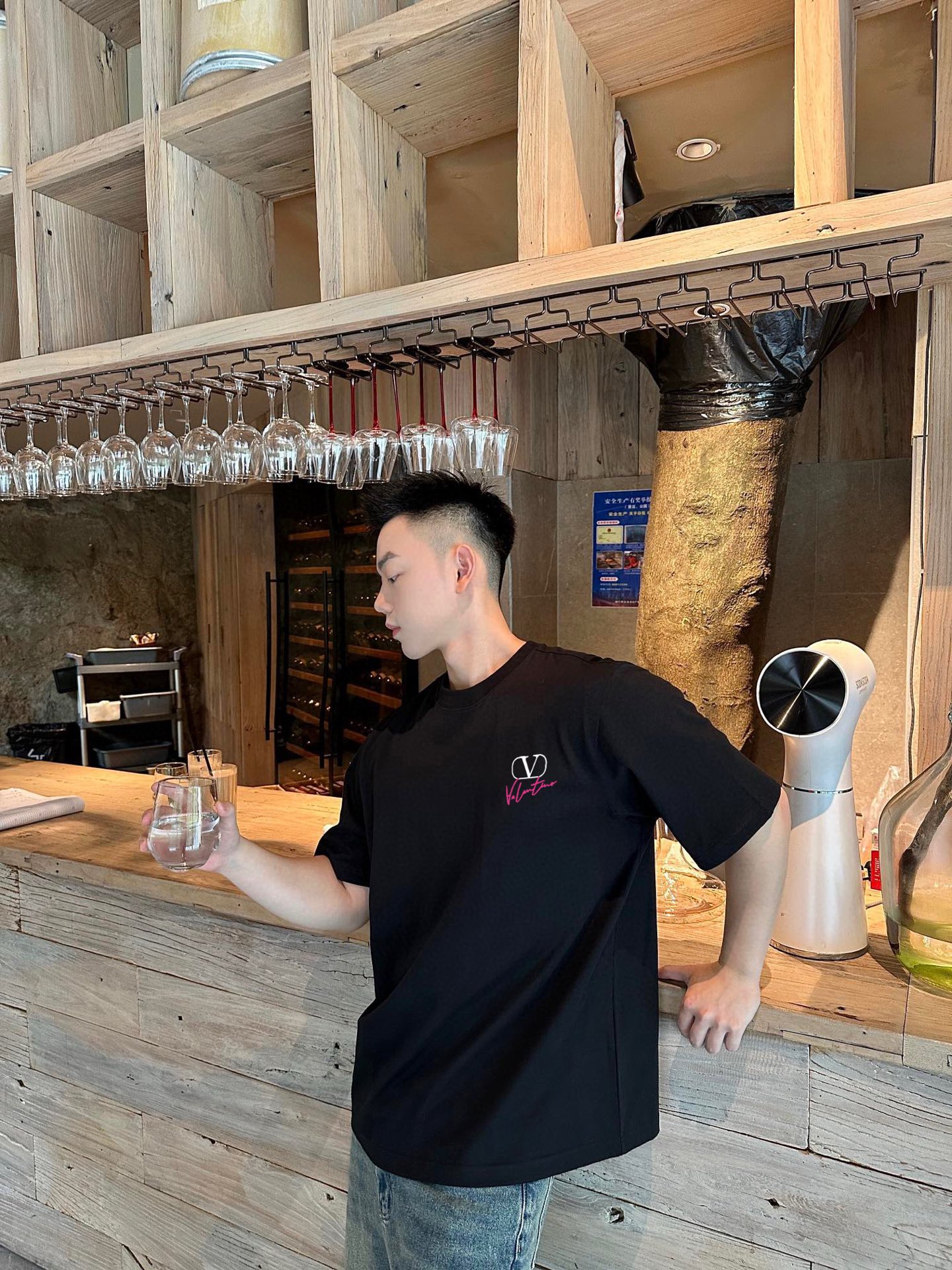 ￼ ￼ ￼ ￼ ￼ ￼ ￼ ￼ ￼￼ 华伦天奴 新款字母印花双层重工短袖T桖 字母图案不管是T桖还是卫衣