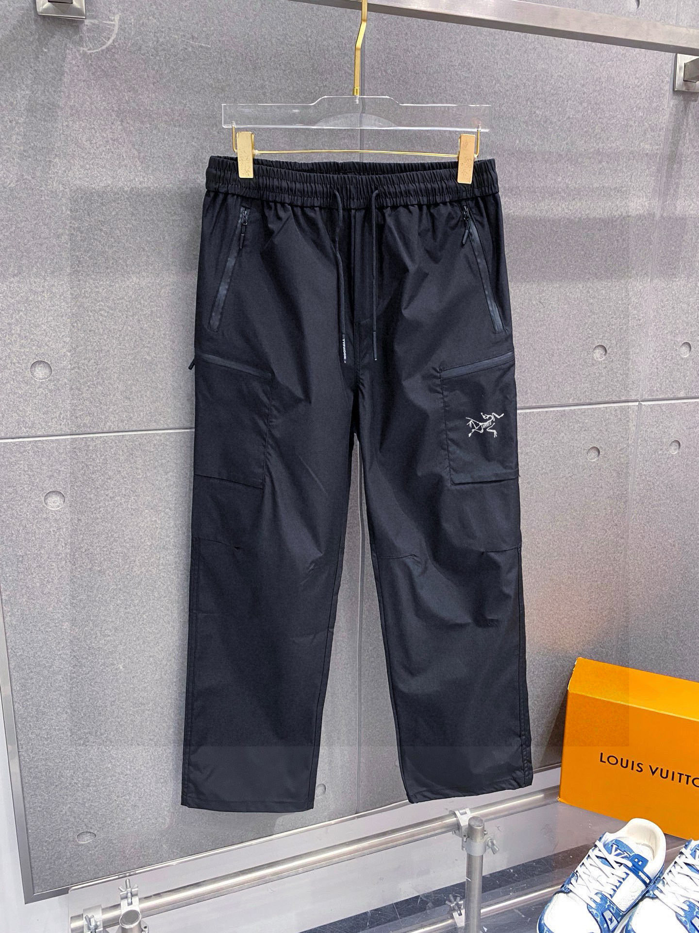 NO:484810,Archaeoptera Bird Official website synchronization Classic outdoor work pants Super positive color Overseas synchronous hairstyles This year's fashion trend Imported technology fabrics L (within 130 catties) XL (130-140) XXL (140-160) 3XL (160-175) 4XL (175-195 catties) 182/165 catties wear 3XL, arc'teryx, alexander wang19860909始祖鸟 官网同步 经典户外 工装裤 颜色超级正 海外同步发型 今年流行趋势 进口科技面料 L（130斤内）XL（130-140）XXL（140-160）3XL（160-175）4XL（175-195斤） 182/165斤穿3XL,arc'teryx,alexander wang,Men's clothing