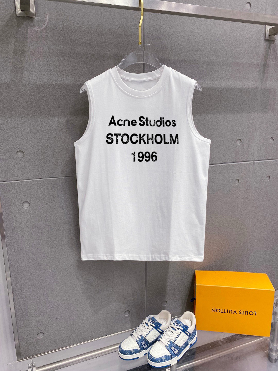 NO:484848,ACNE official website latest release, a must-have item for summer vests, a very good figure, heavy industry printed pattern, simple and elegant M-XXL (order to provide height and weight),,acne studios,alexander wang19860909ACNE 官网最新上架 背心夏日必备单品 很显身材的一款 重工印花图案 简约大气 M-XXL（下单提供身高体重）,,acne studios,alexander wang,Men's clothing