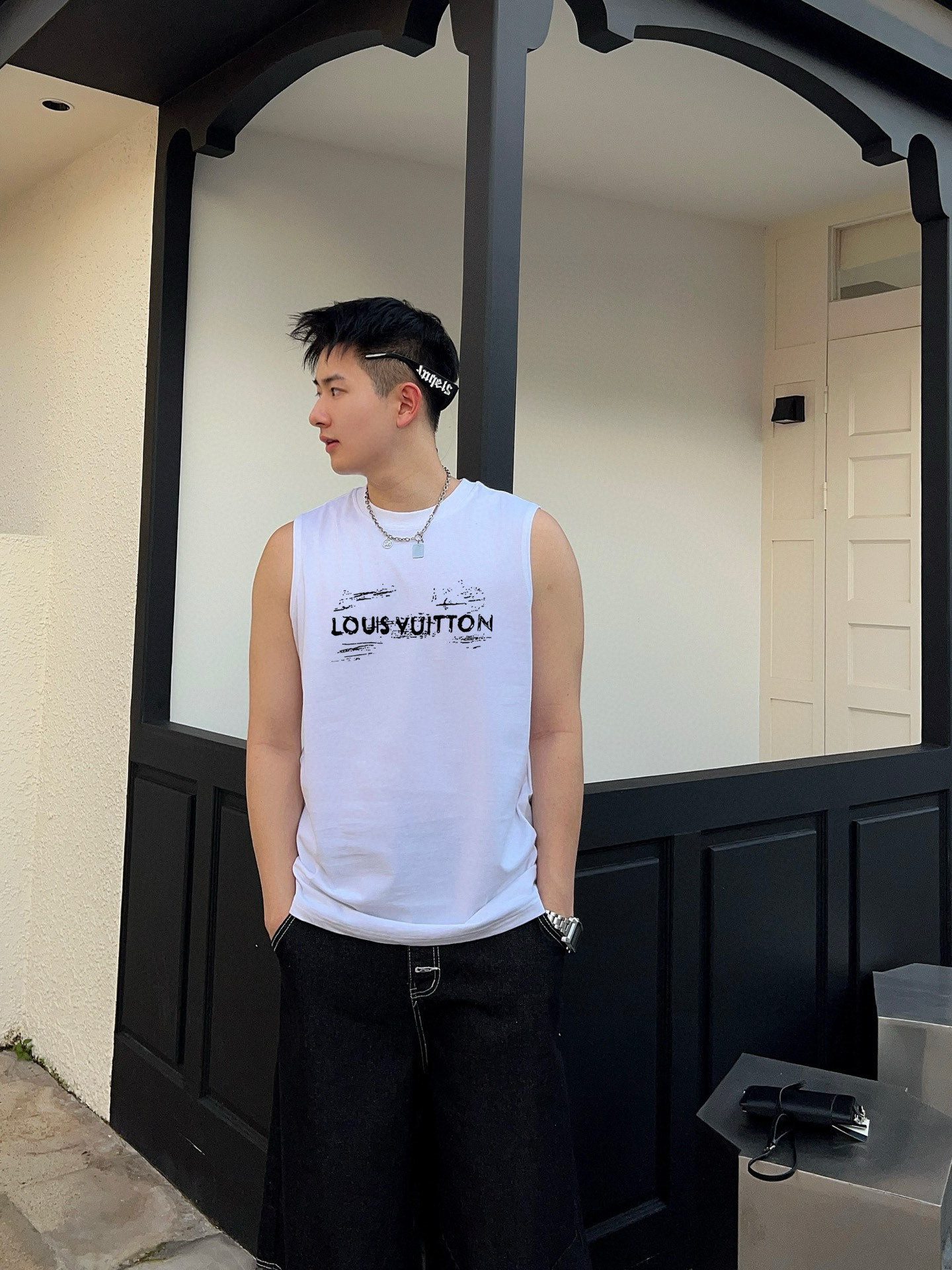 NO:484850,Louis Vuitton's latest official website is available in summer essential items. A very good-looking model. Heavy industry printed pattern. Simple and elegant. M-XXL (order to provide height and weight),,louis vuitton,alexander wang19860909路易威登 官网最新上架 背心夏日必备单品 很显身材的一款 重工印花图案 简约大气 M-XXL（下单提供身高体重）,,louis vuitton,alexander wang,Men's clothing