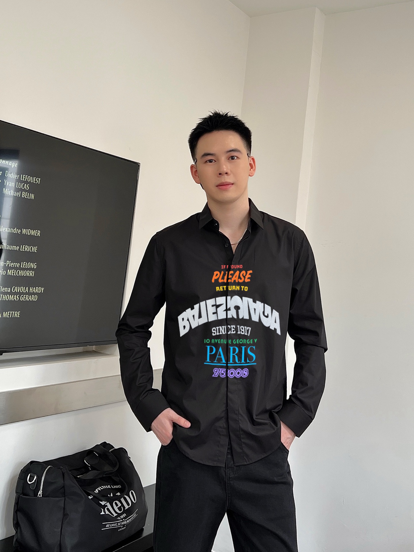 巴黎世家 最新款男士必备款衬衫，100%天然棉，舒服透气，原单狠货，原版面料，柔软舒适，上身高端又奢华，