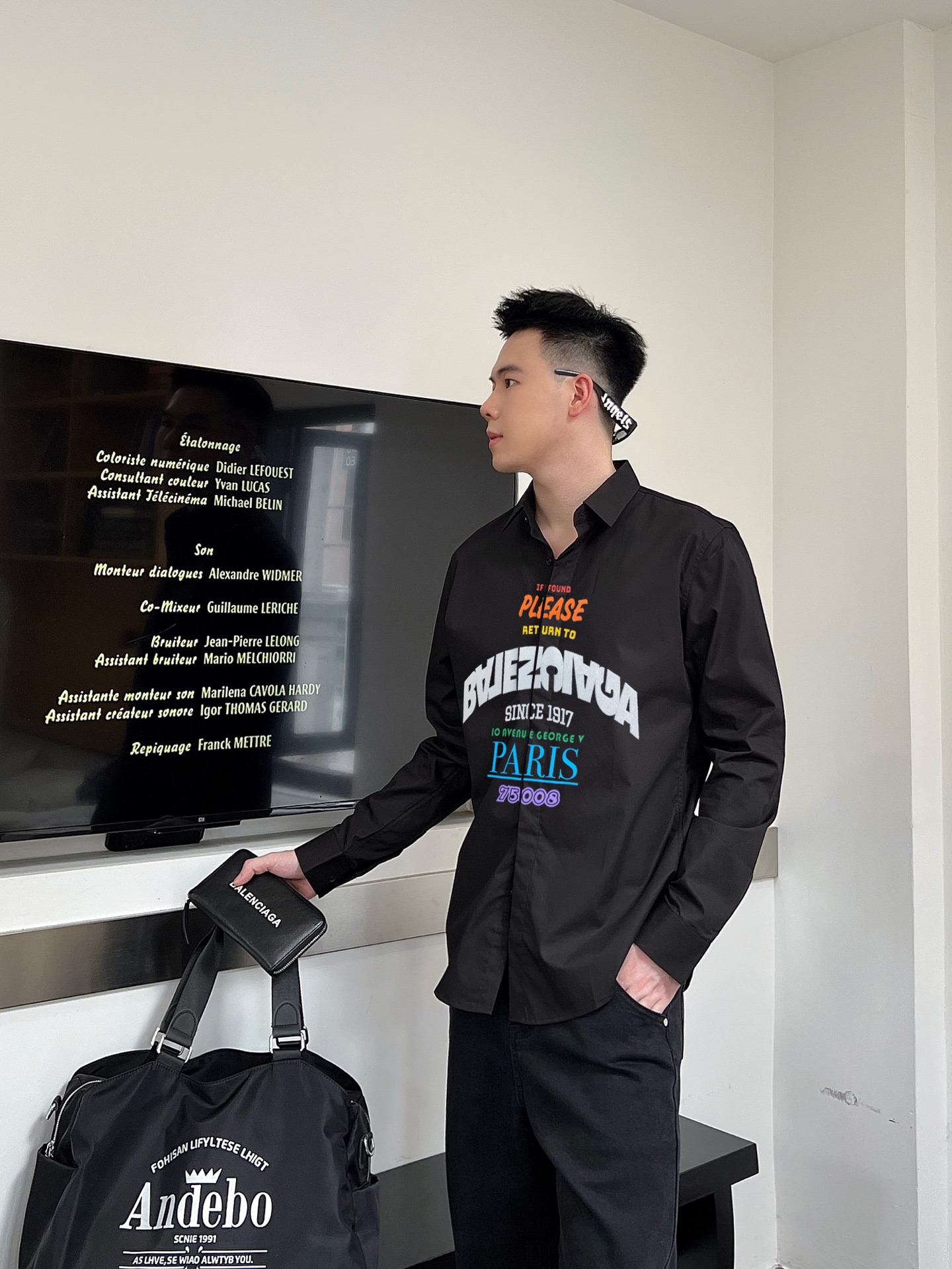 巴黎世家 最新款男士必备款衬衫，100%天然棉，舒服透气，原单狠货，原版面料，柔软舒适，上身高端又奢华，