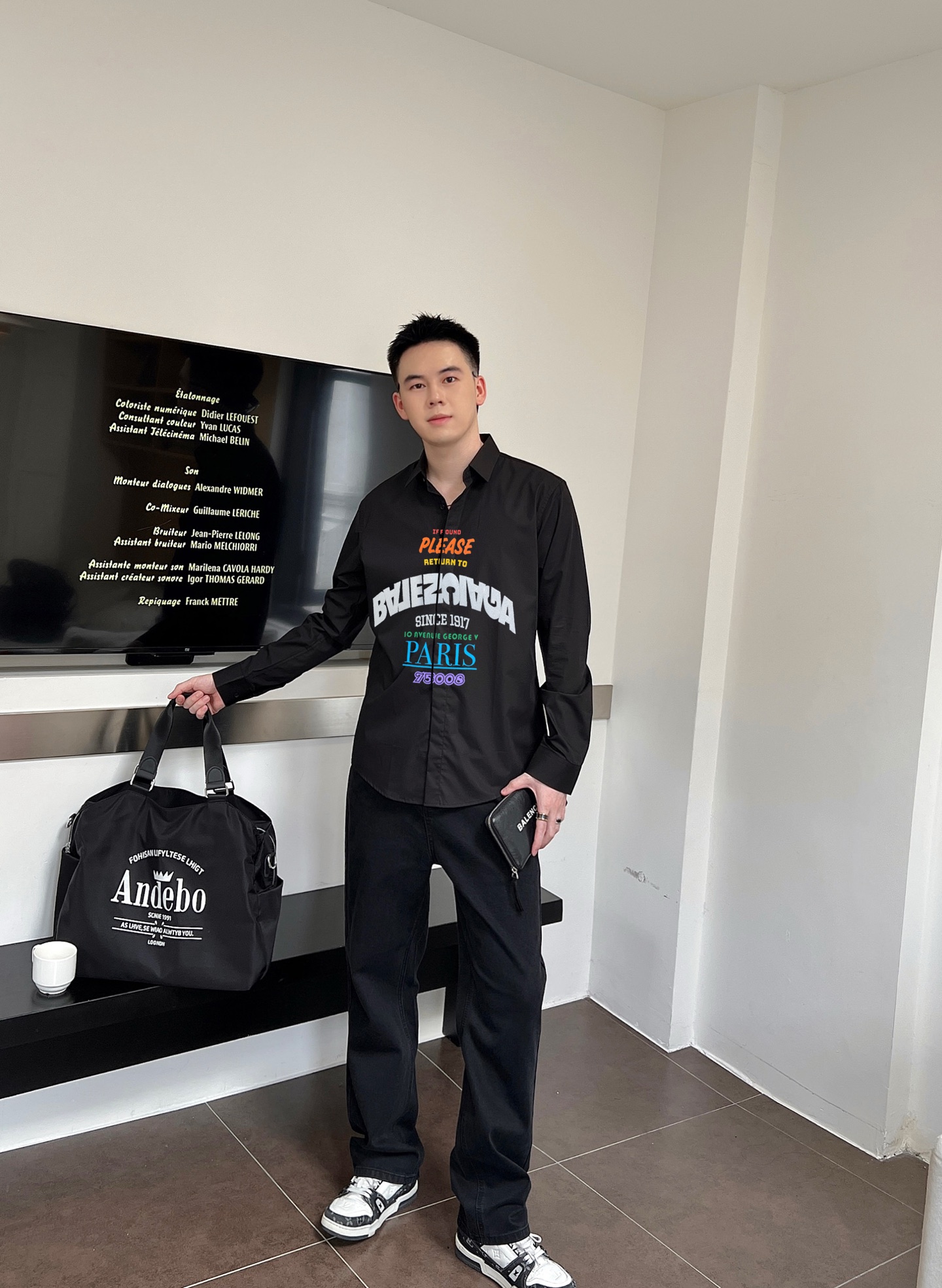 巴黎世家 最新款男士必备款衬衫，100%天然棉，舒服透气，原单狠货，原版面料，柔软舒适，上身高端又奢华，