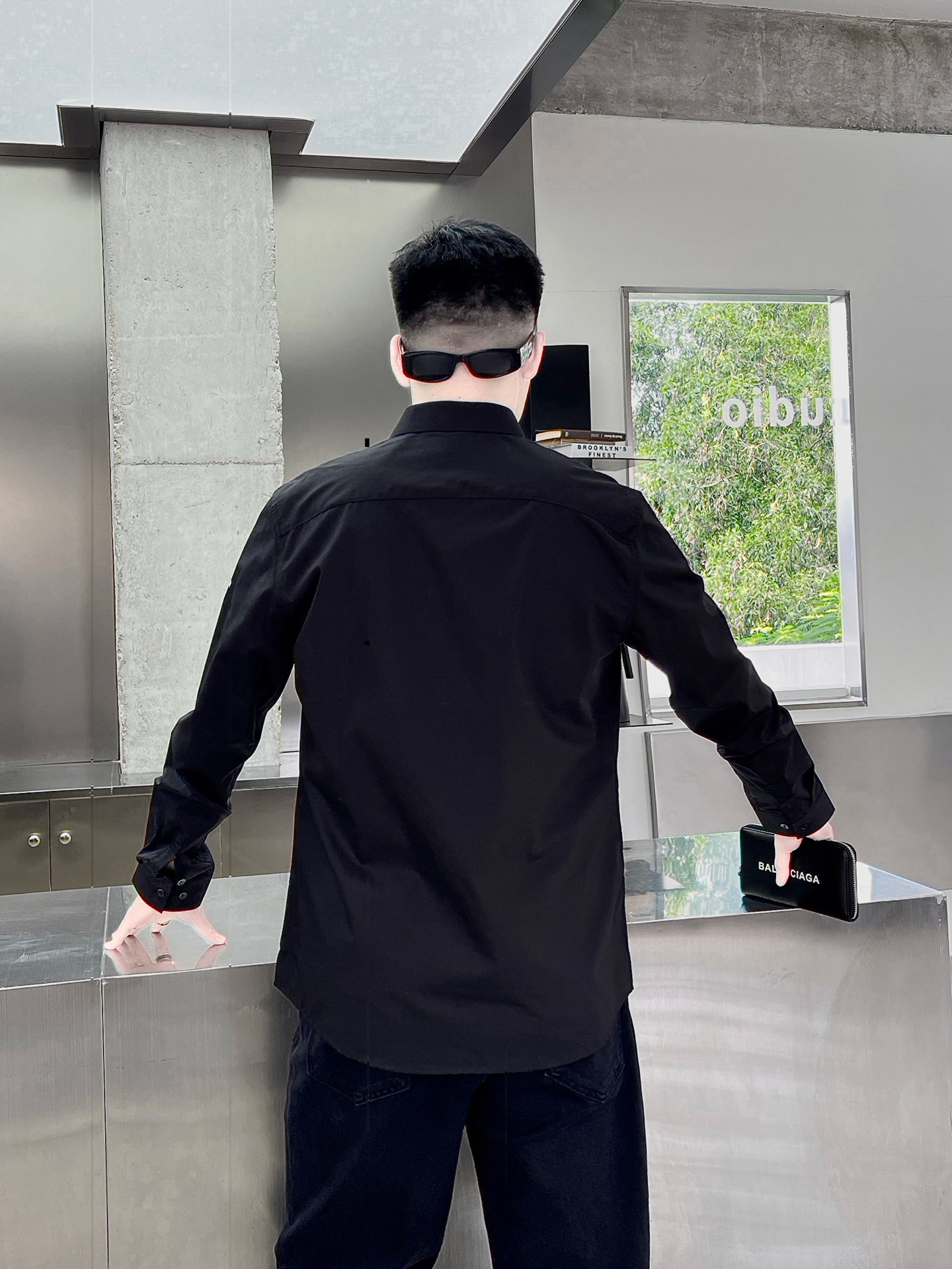 ￼ ￼ ￼ ￼ LULU 专柜最新款男士必备款长袖衬衫，100%天然棉，舒服透气，原单狠货，原版面料，柔