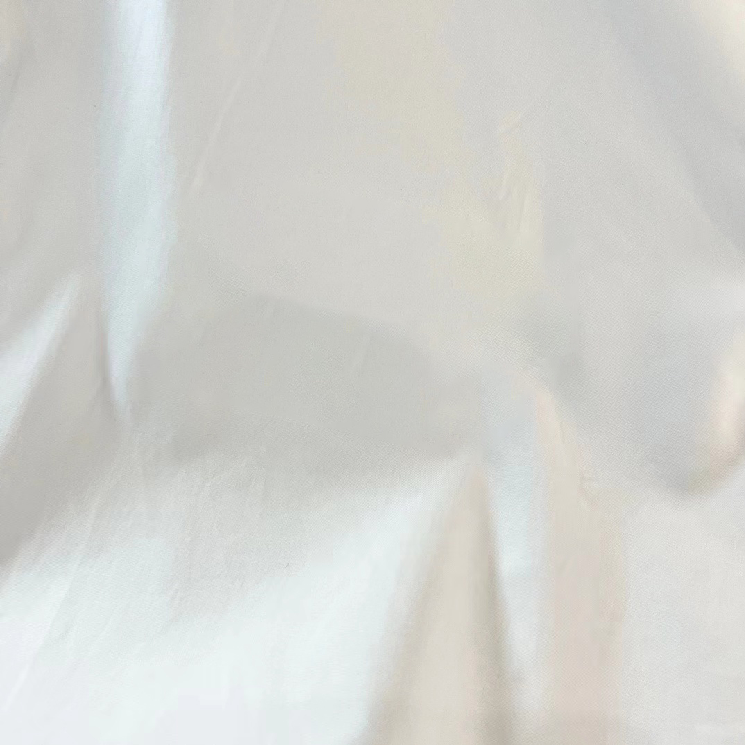 ￼ 迪奥 最新款男士必备款衬衫，100%天然棉，舒服透气，原单狠货，原版面料，柔软舒适，上身高端又奢华，