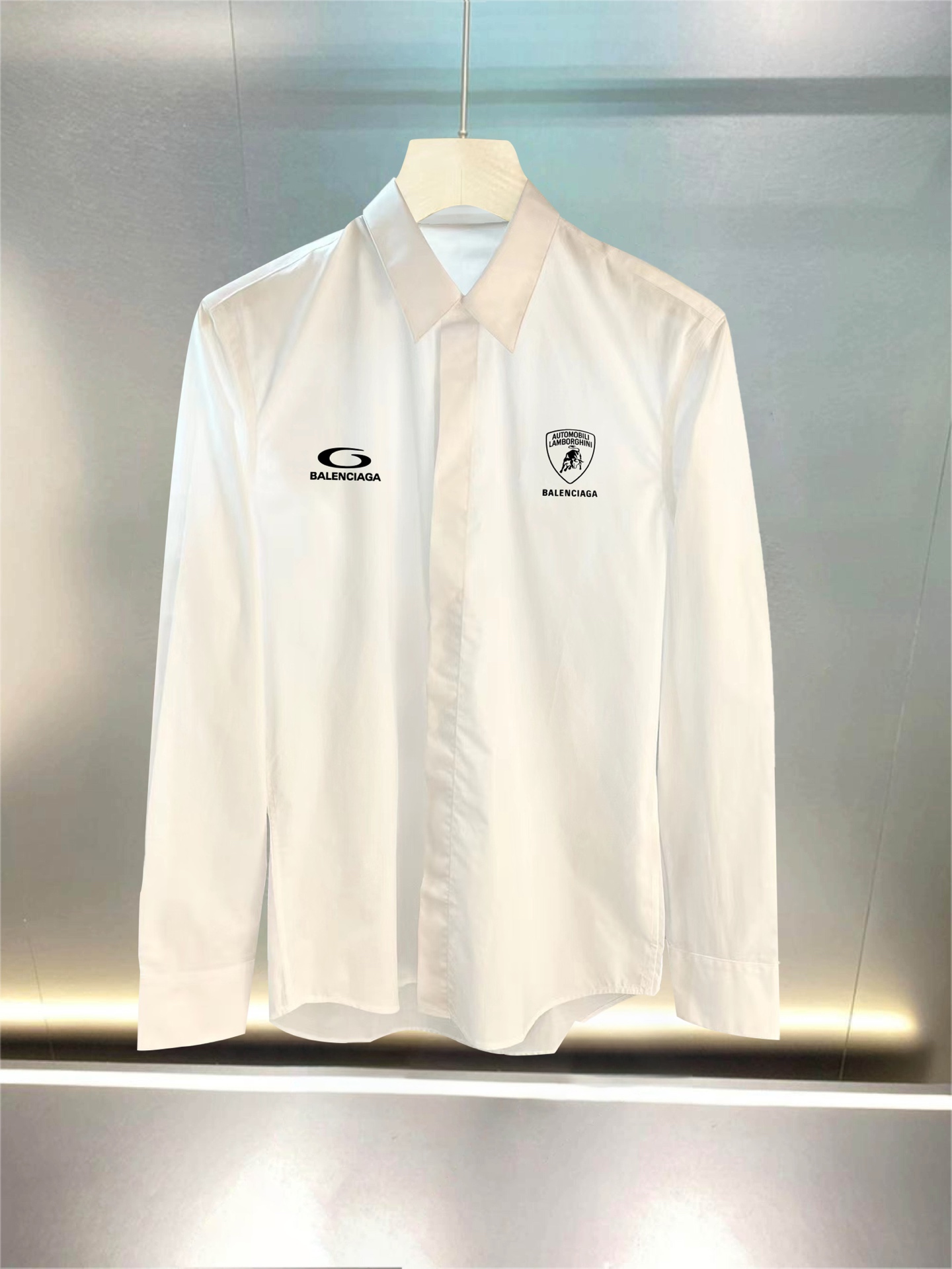 巴黎世家 最新款男士必备款衬衫，100%天然棉，舒服透气，原单狠货，原版面料，柔软舒适，上身高端又奢华，