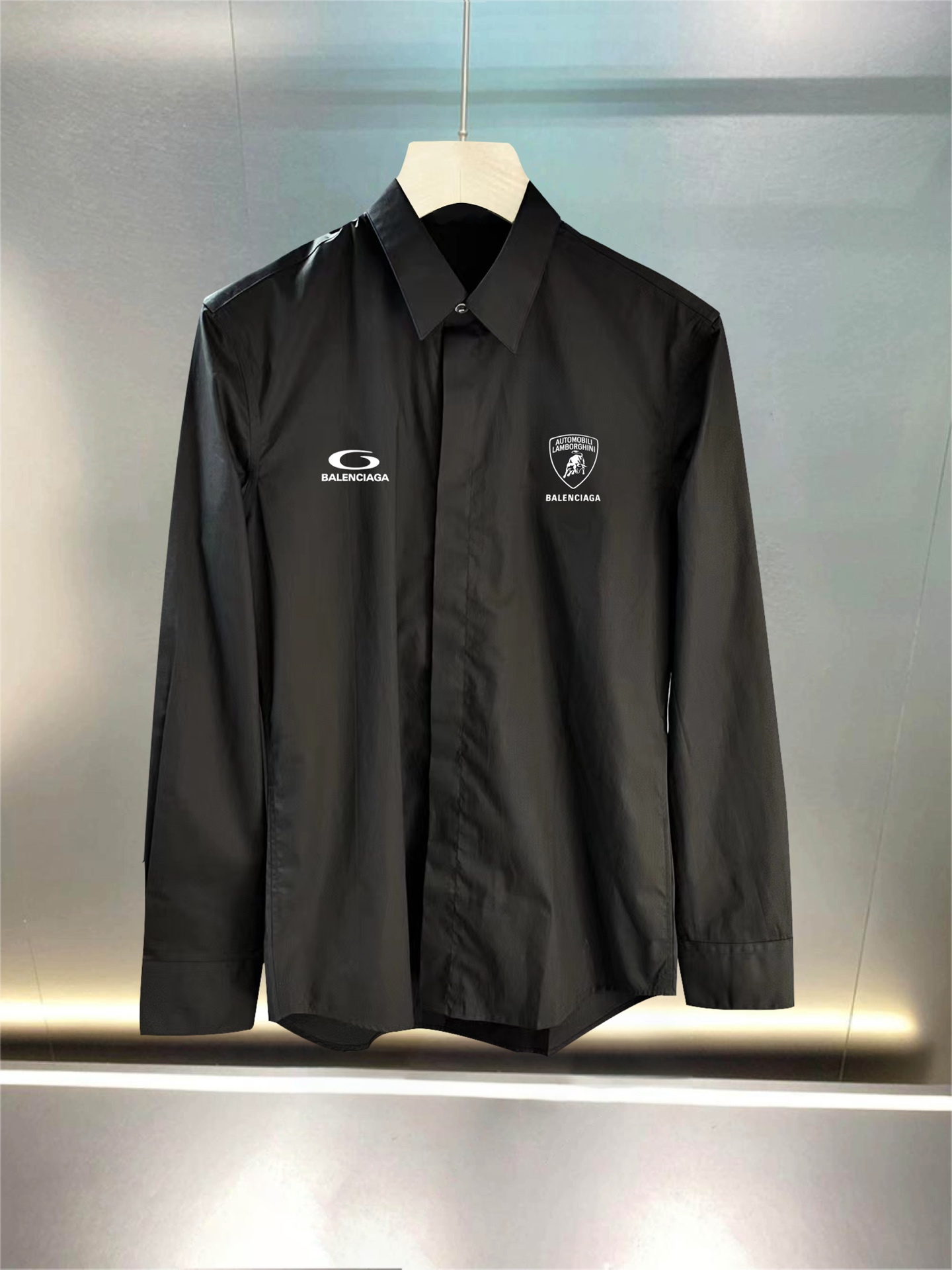 巴黎世家 最新款男士必备款衬衫，100%天然棉，舒服透气，原单狠货，原版面料，柔软舒适，上身高端又奢华，