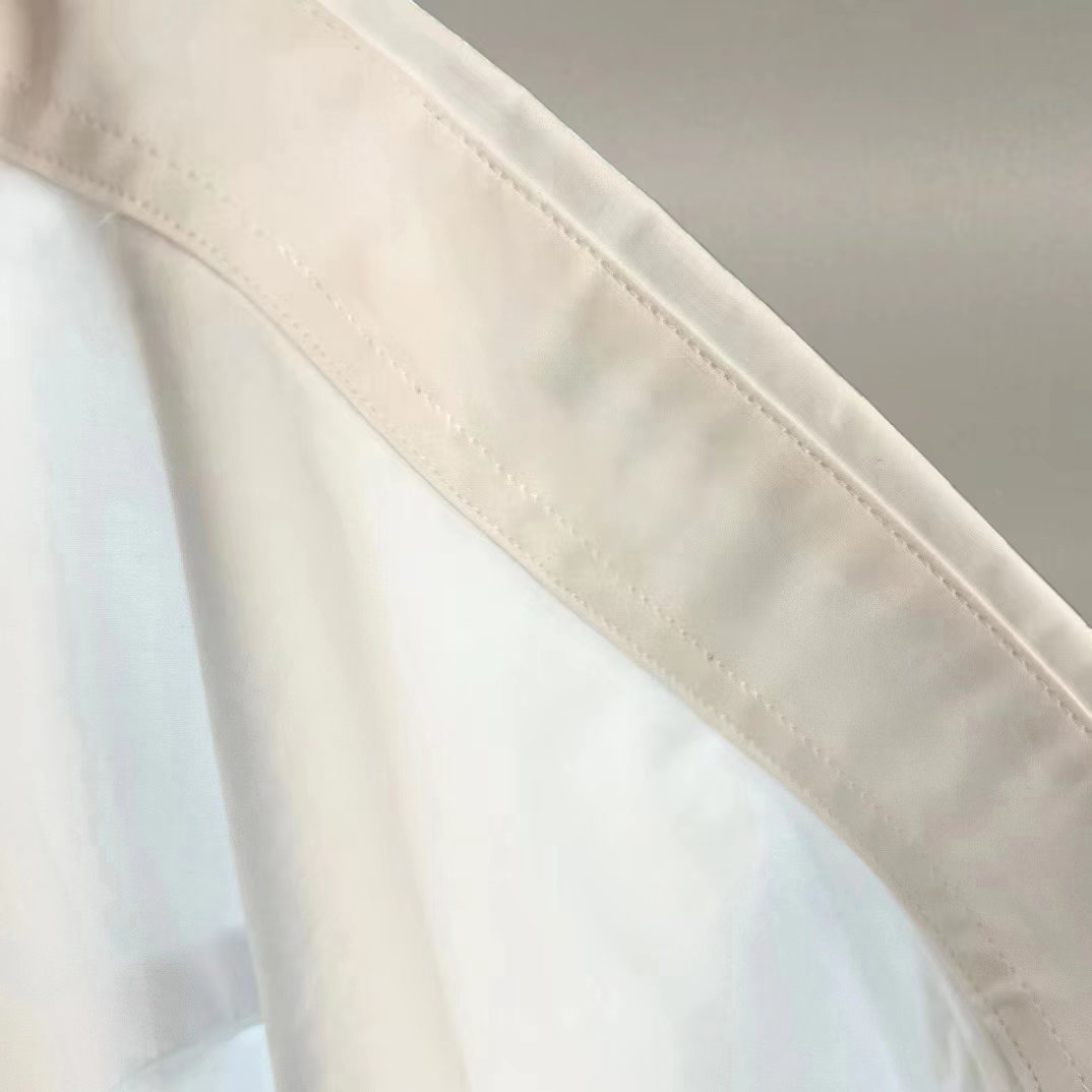 ￼ 巴黎世家 最新款男士必备款衬衫，100%天然棉，舒服透气，原单狠货，原版面料，柔软舒适，上身高端又奢