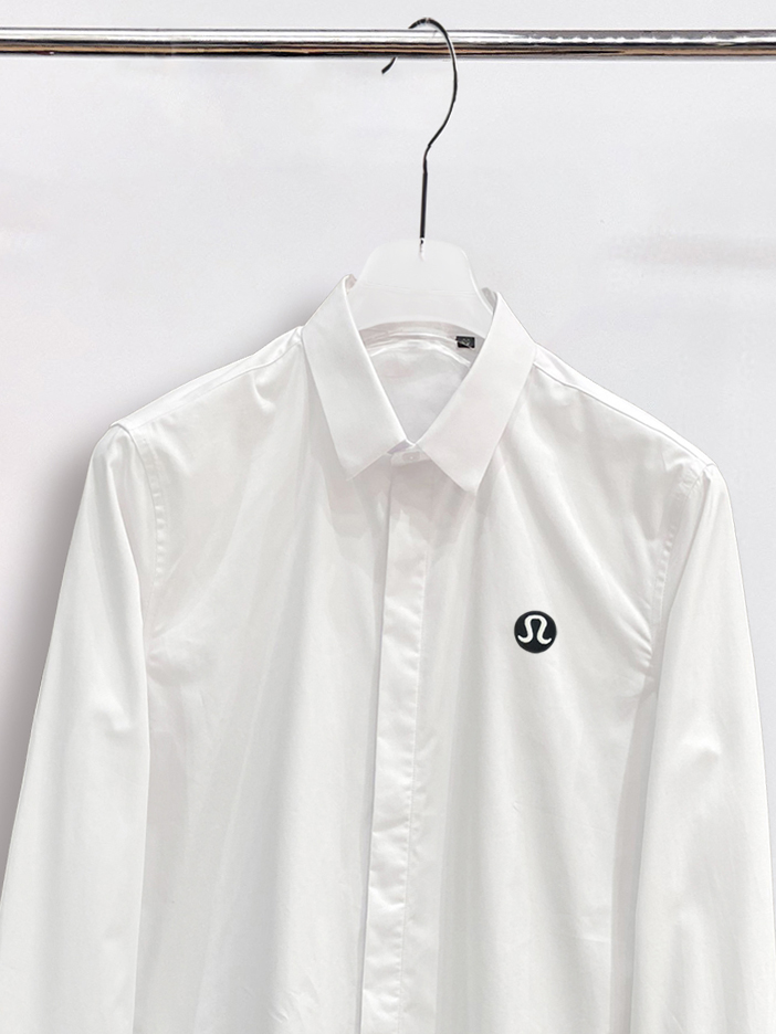 ￼        LULU 最新款男士必备款衬衫，100%天然棉，舒服透气，原单狠货，原版面料，柔软舒适