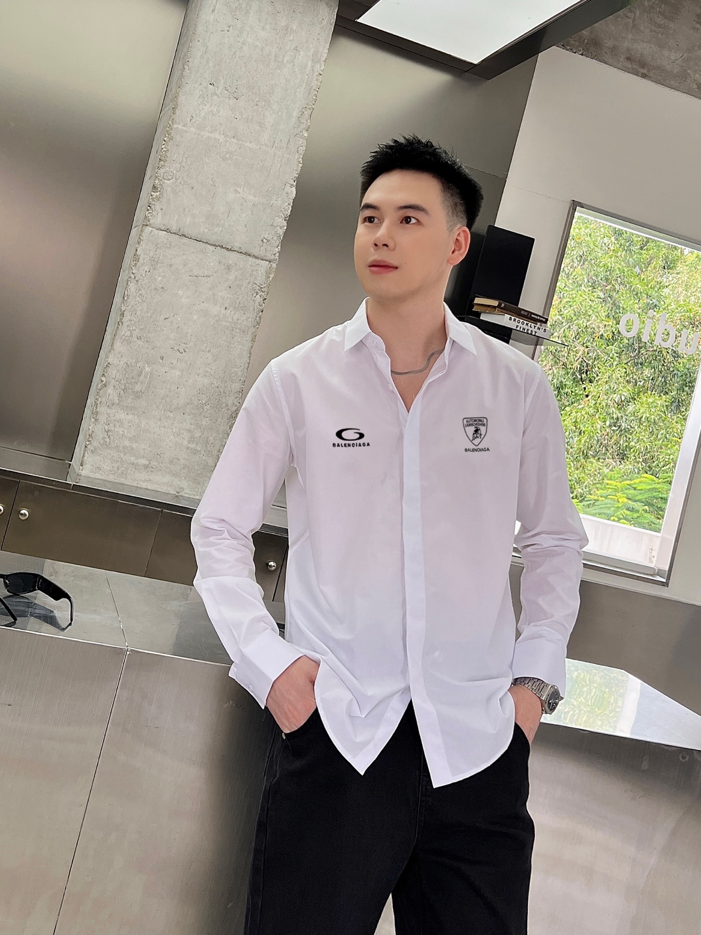 巴黎世家 最新款男士必备款衬衫，100%天然棉，舒服透气，原单狠货，原版面料，柔软舒适，上身高端又奢华，