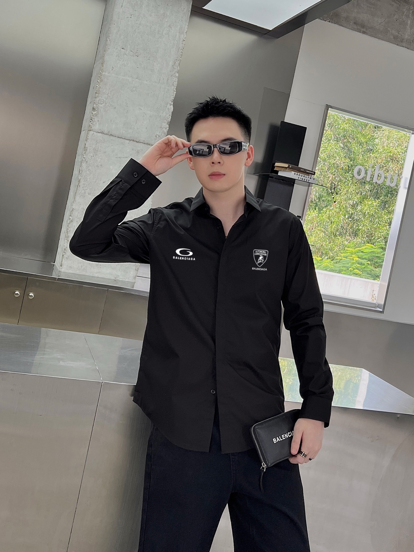 巴黎世家 最新款男士必备款衬衫，100%天然棉，舒服透气，原单狠货，原版面料，柔软舒适，上身高端又奢华，