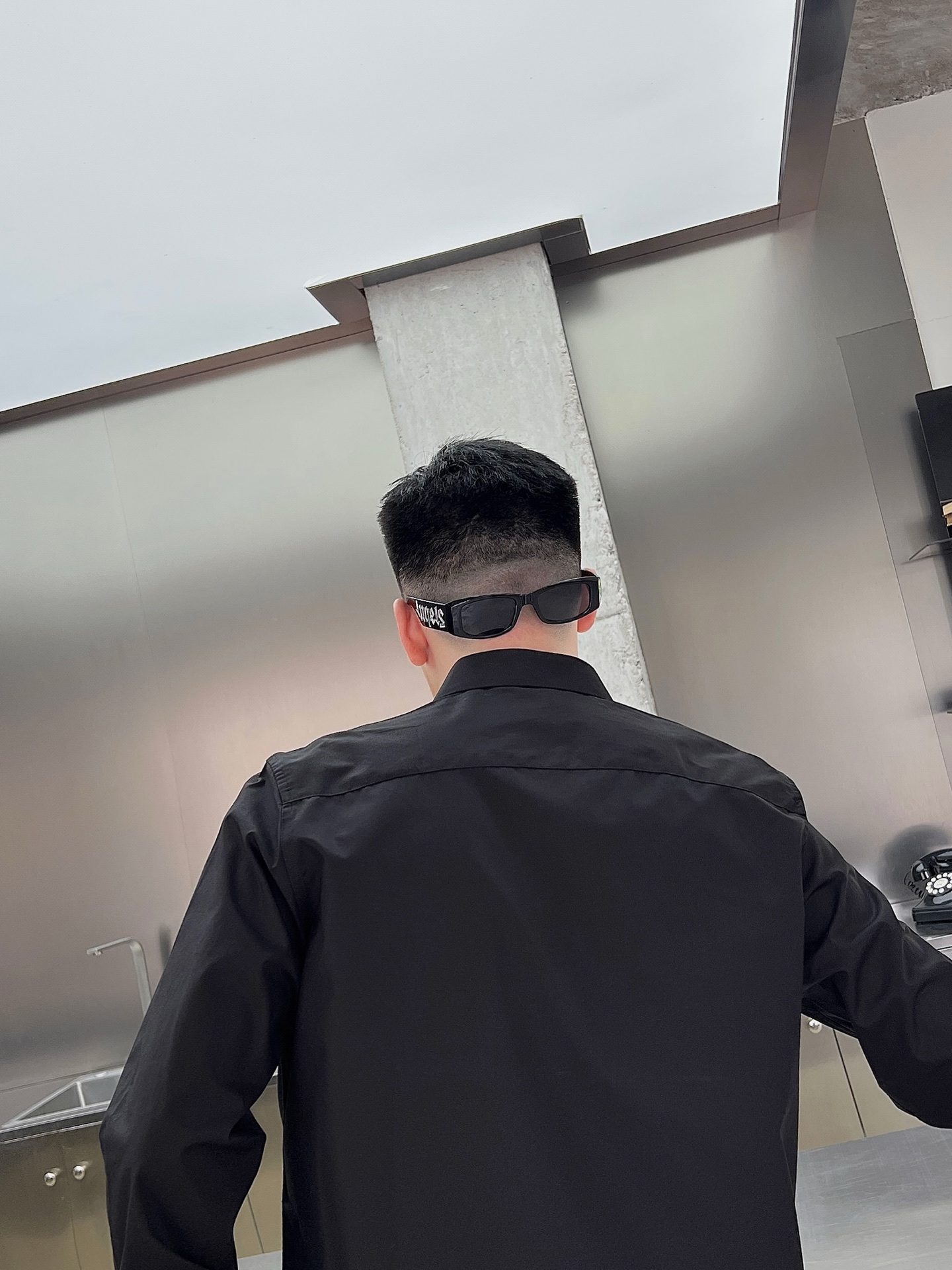 巴黎世家 最新款男士必备款衬衫，100%天然棉，舒服透气，原单狠货，原版面料，柔软舒适，上身高端又奢华，