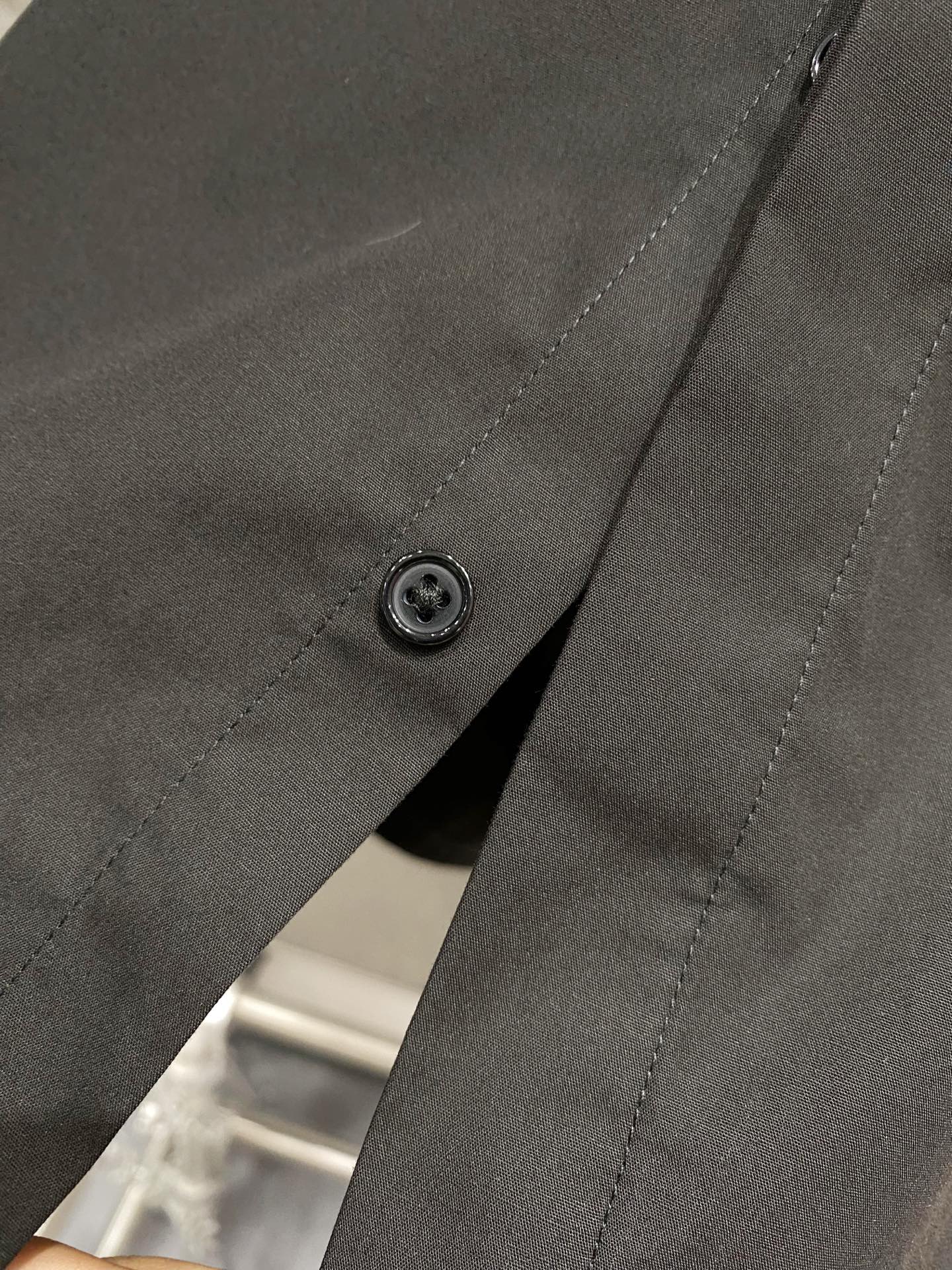 ￼ 巴黎世家 最新款男士必备款衬衫，100%天然棉，舒服透气，原单狠货，原版面料，柔软舒适，上身高端又奢