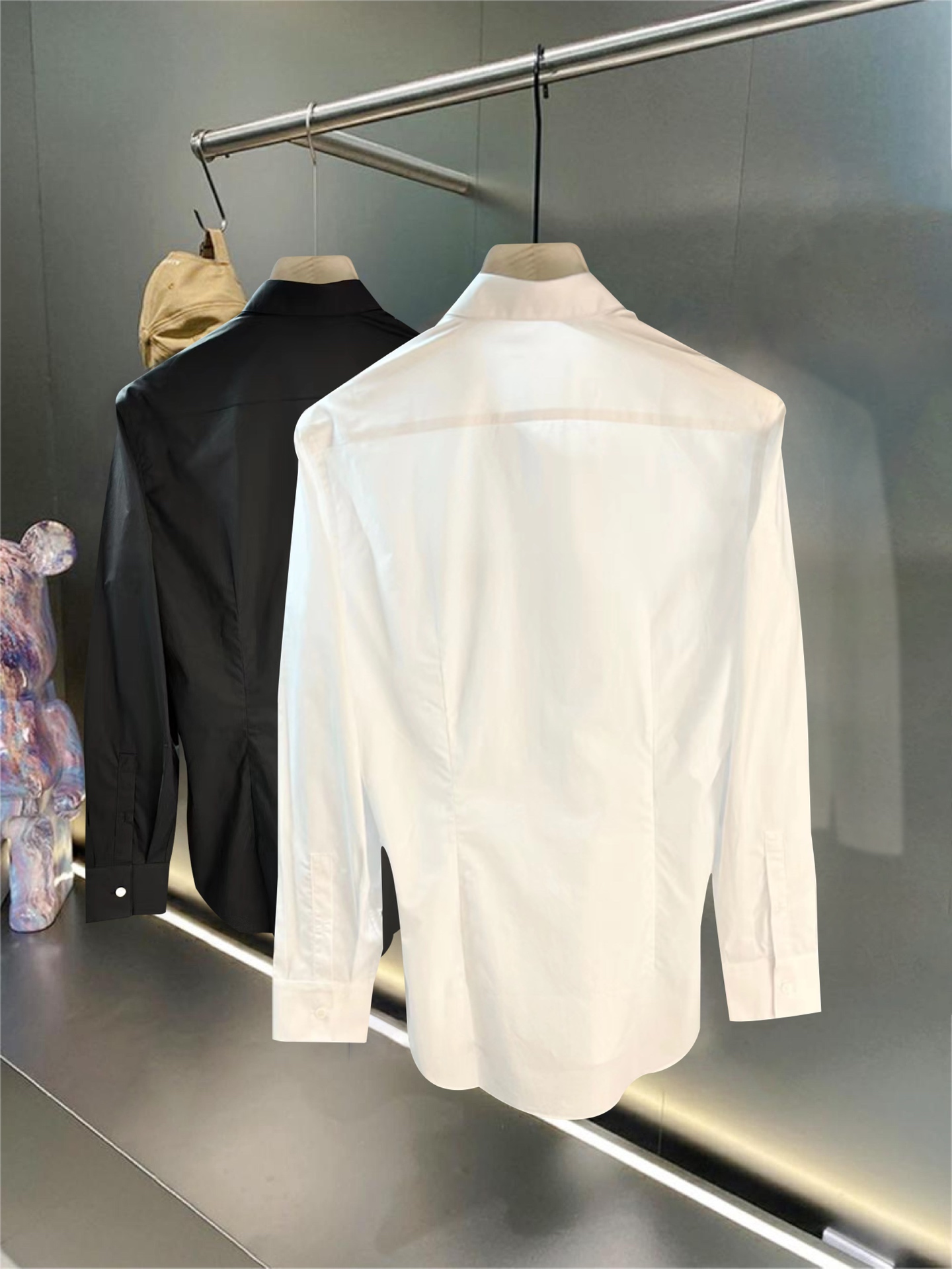 Celine 最新款男士必备款衬衫，100%天然棉，舒服透气，原单狠货，原版面料，柔软舒适，上身高端又奢