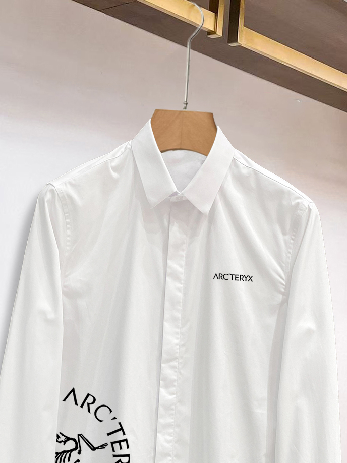 ￼ 始祖鸟 最新款男士必备款衬衫，100%天然棉，舒服透气，原单狠货，原版面料，柔软舒适，上身高端又奢华