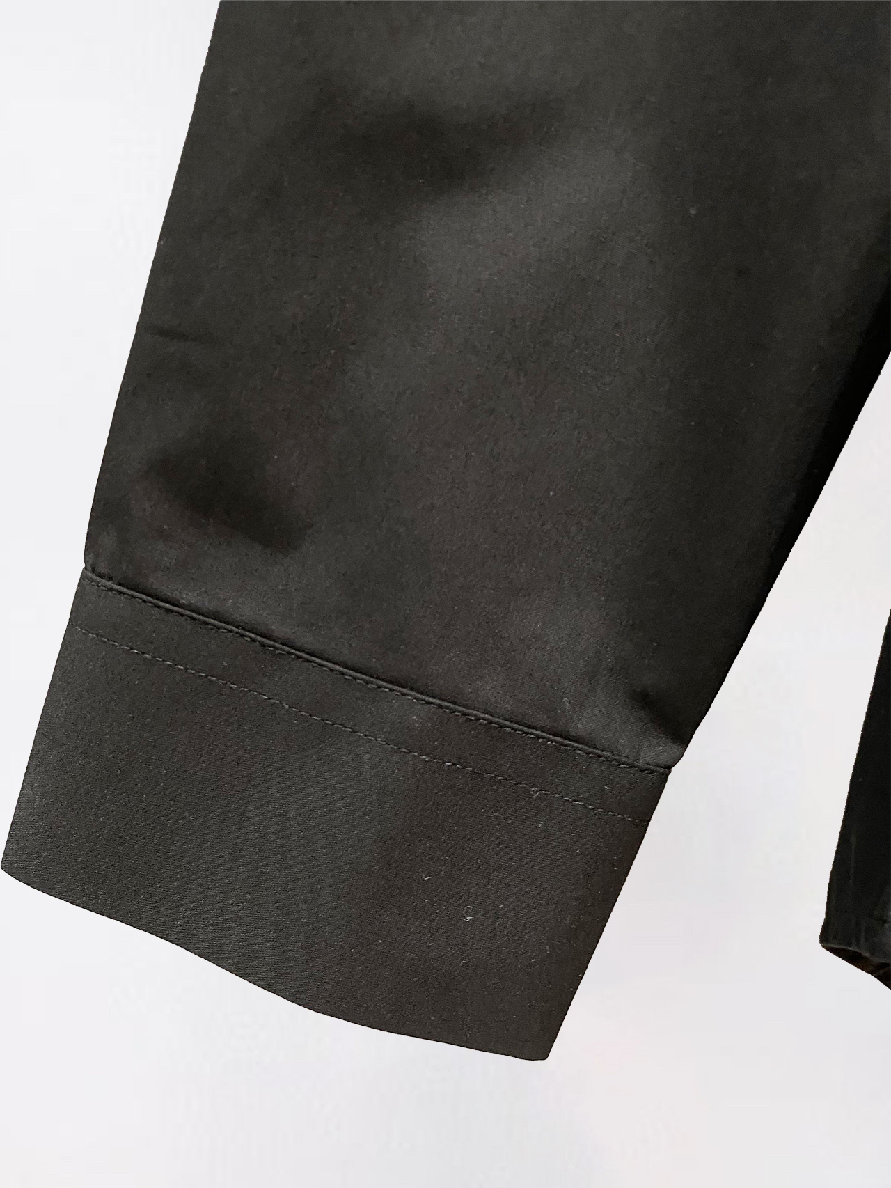 ￼ 始祖鸟 最新款男士必备款衬衫，100%天然棉，舒服透气，原单狠货，原版面料，柔软舒适，上身高端又奢华