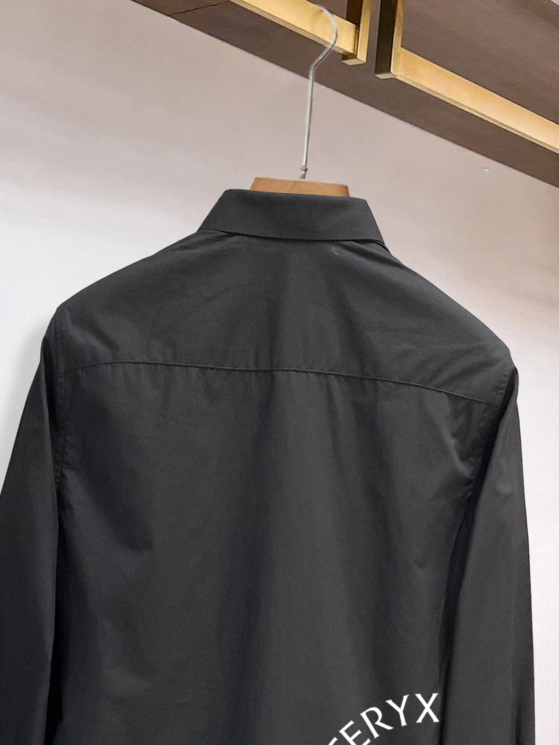 ￼ 始祖鸟 最新款男士必备款衬衫，100%天然棉，舒服透气，原单狠货，原版面料，柔软舒适，上身高端又奢华