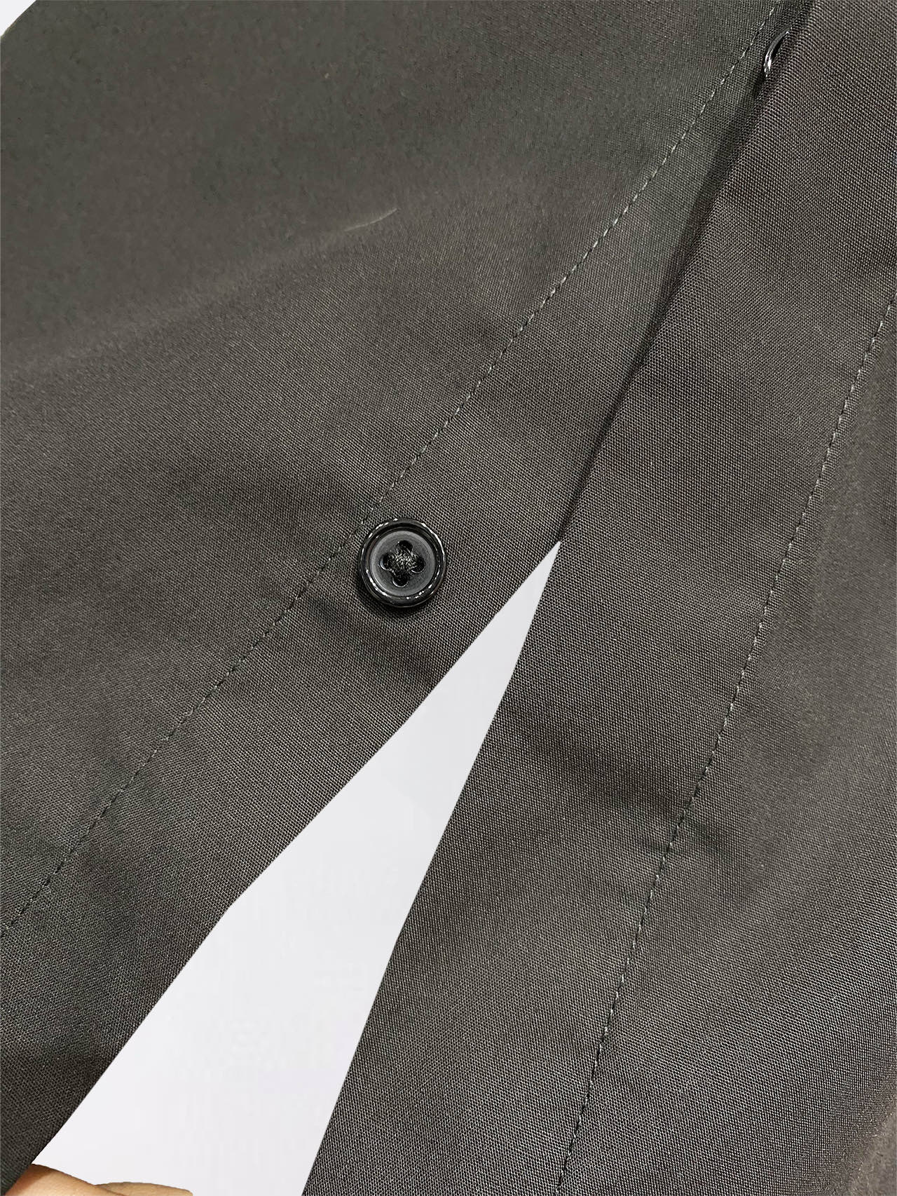 ￼ 始祖鸟 最新款男士必备款衬衫，100%天然棉，舒服透气，原单狠货，原版面料，柔软舒适，上身高端又奢华