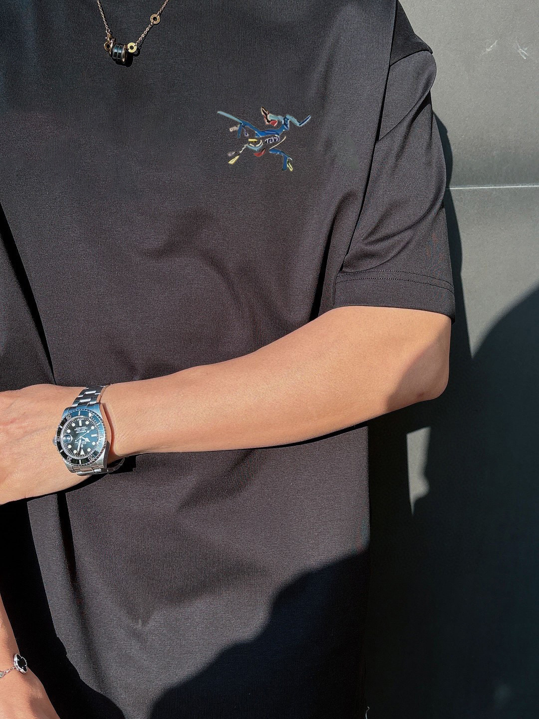 ￼ ￼ ￼ ￼ ￼ 始祖鸟 新款字母印花双层重工短袖T桖 字母图案不管是T桖还是卫衣都是每年的爆款单品 