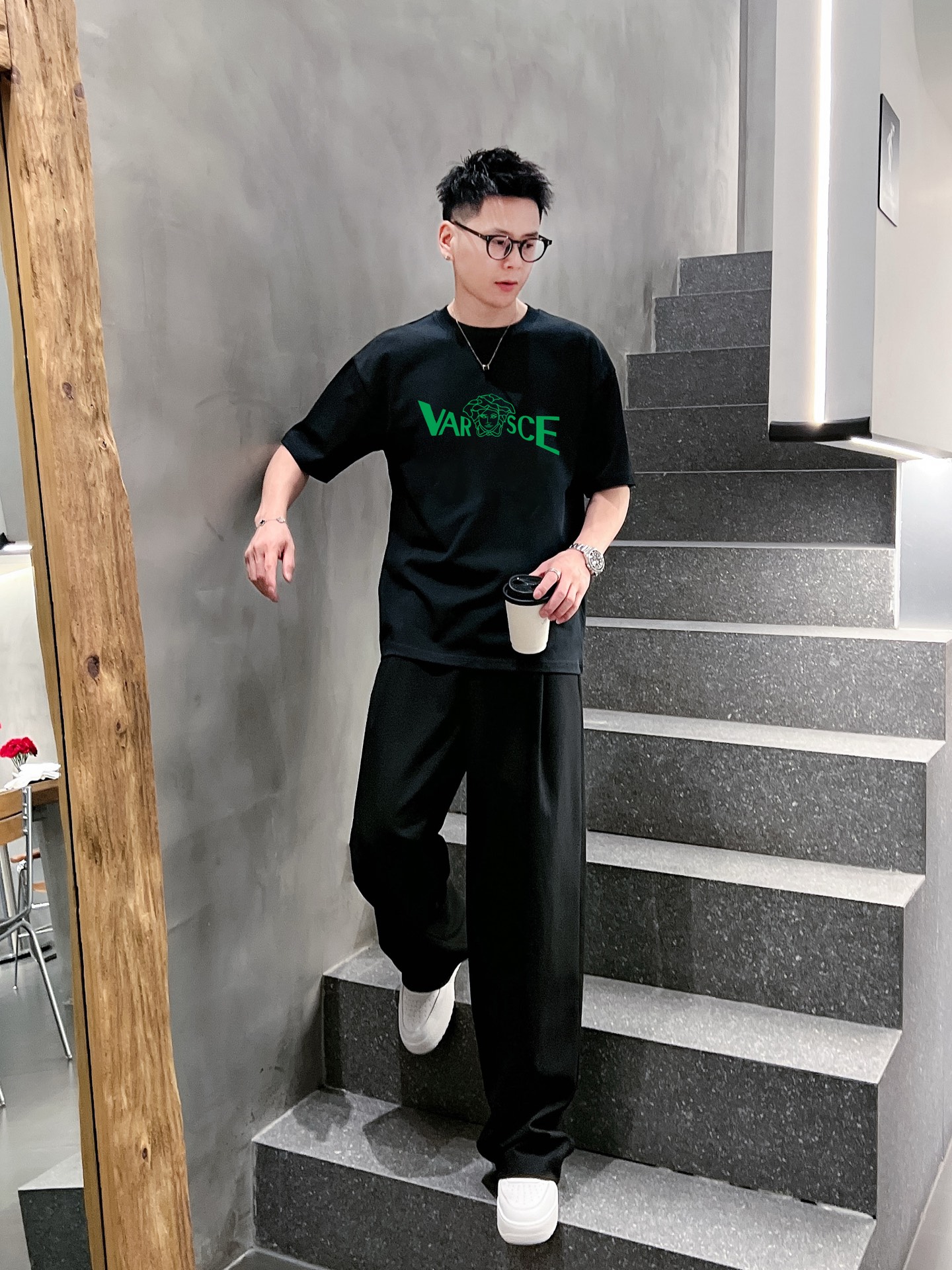 ￼ ￼ ￼ ￼ ￼ ￼ ￼ ￼ ￼￼ 范思哲 新款字母印花双层重工短袖T桖 字母图案不管是T桖还是卫衣都