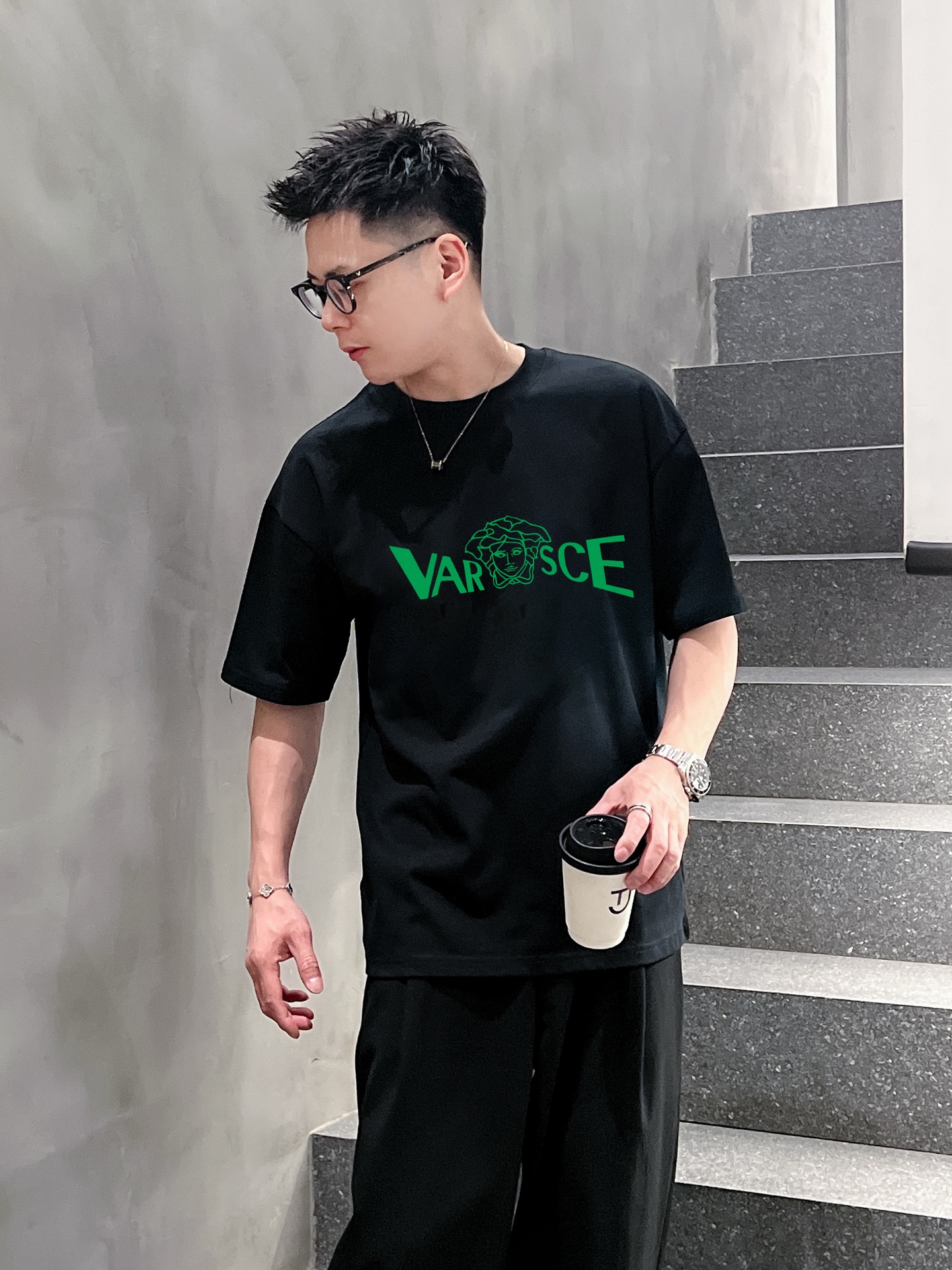 ￼ ￼ ￼ ￼ ￼ ￼ ￼ ￼ ￼￼ 范思哲 新款字母印花双层重工短袖T桖 字母图案不管是T桖还是卫衣都