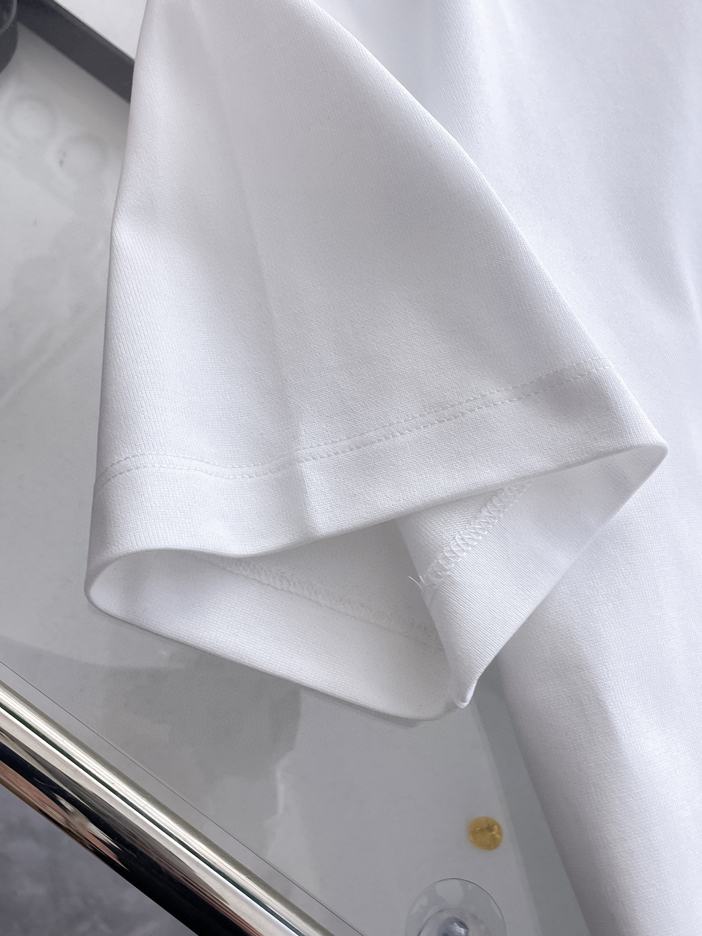 ￼ ￼ ￼ ￼ ￼ 马吉拉 新款字母印花双层重工短袖T桖 字母图案不管是T桖还是卫衣都是每年的爆款单品 