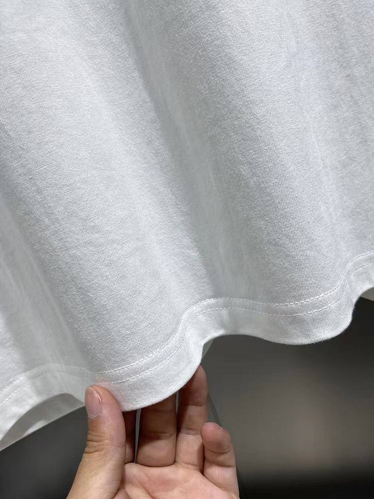 ￼ ￼ ￼ ￼ ￼ 始祖鸟 新款字母印花双层重工短袖T桖 字母图案不管是T桖还是卫衣都是每年的爆款单品 