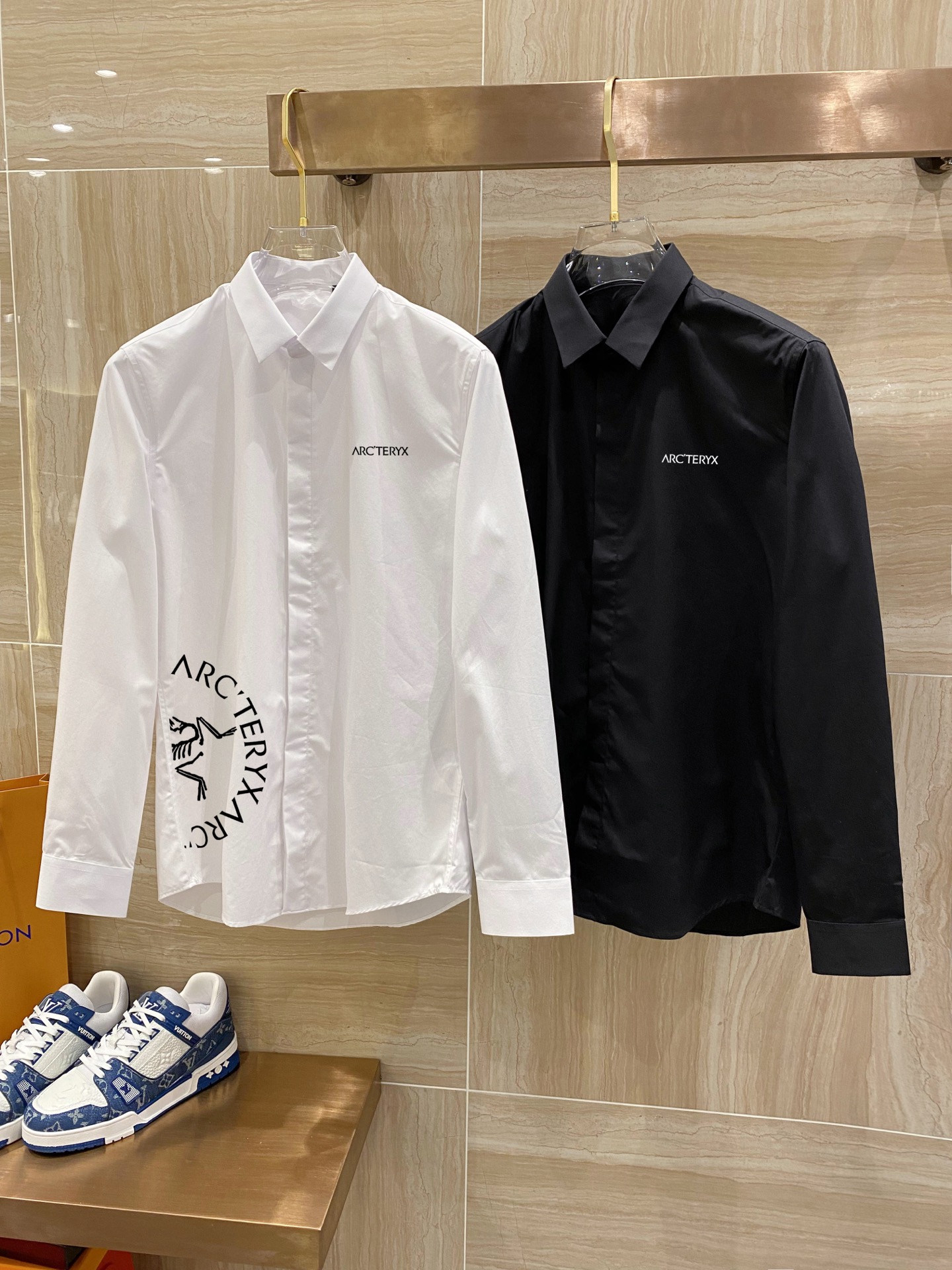 始祖鸟 新款男士必备款衬衫，100%天然棉，舒服透气，原单狠货，原版面料，柔软舒适，上身高端又奢华，足够