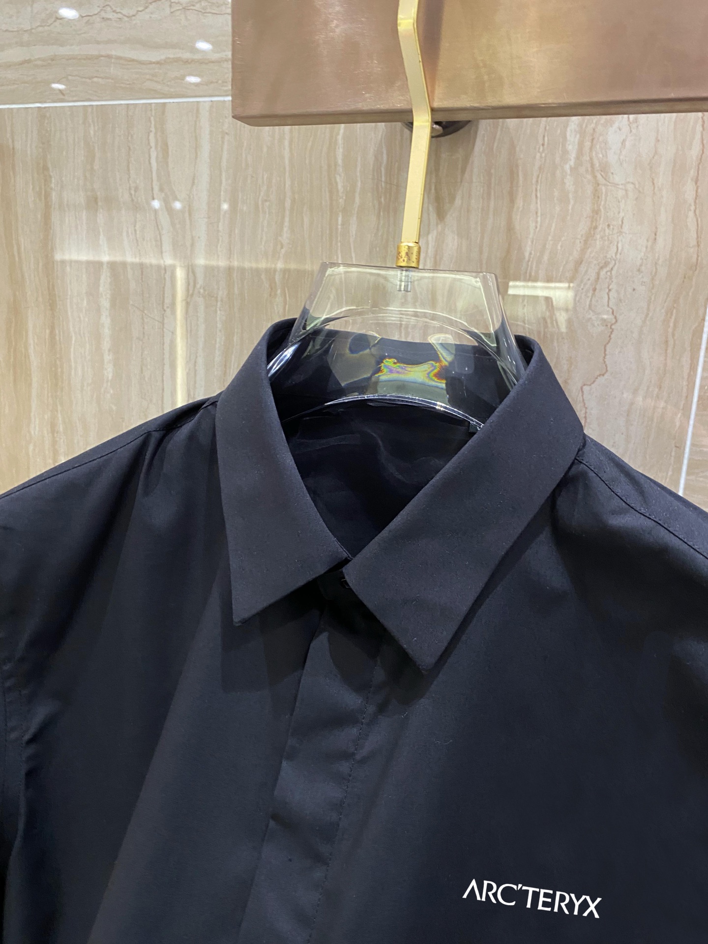 始祖鸟 最新款男士必备款衬衫，100%天然棉，舒服透气，原单狠货，原版面料，柔软舒适，上身高端又奢华，足