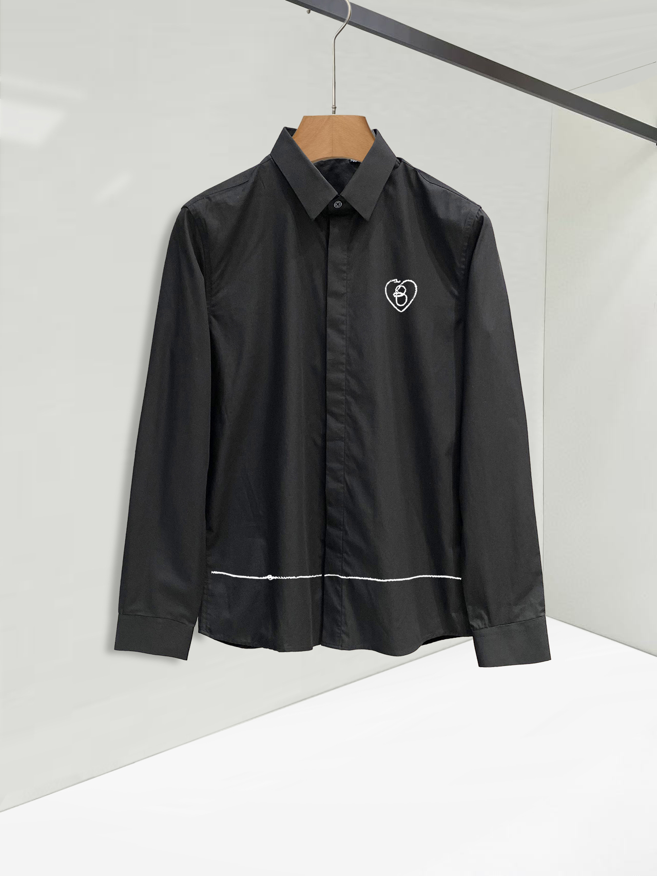 巴宝莉 最新款男士必备款衬衫，100%天然棉，舒服透气，原单狠货，原版面料，柔软舒适，上身高端又奢华，足