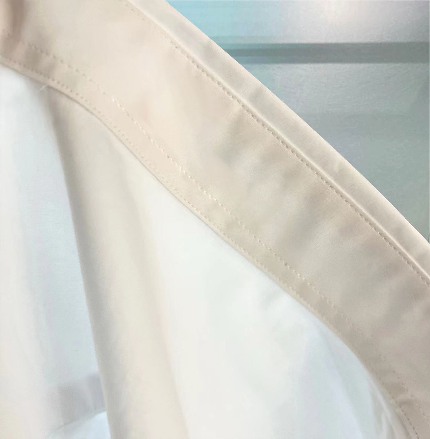 ￼ ￼ ￼ ￼ 巴宝莉 专柜最新款男士必备款长袖衬衫，100%天然棉，舒服透气，原单狠货，原版面料，柔软