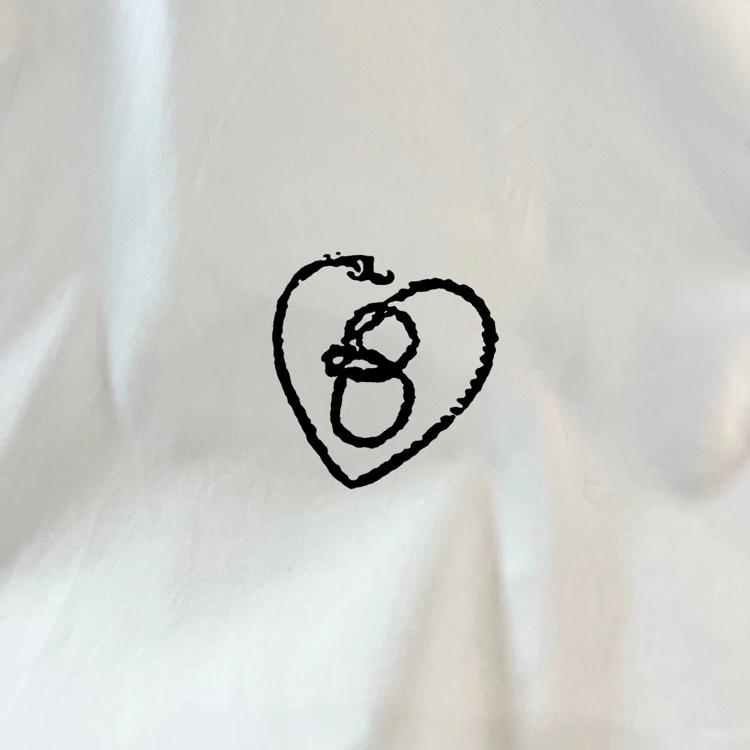 ￼ ￼ ￼ ￼ 巴宝莉 专柜最新款男士必备款长袖衬衫，100%天然棉，舒服透气，原单狠货，原版面料，柔软