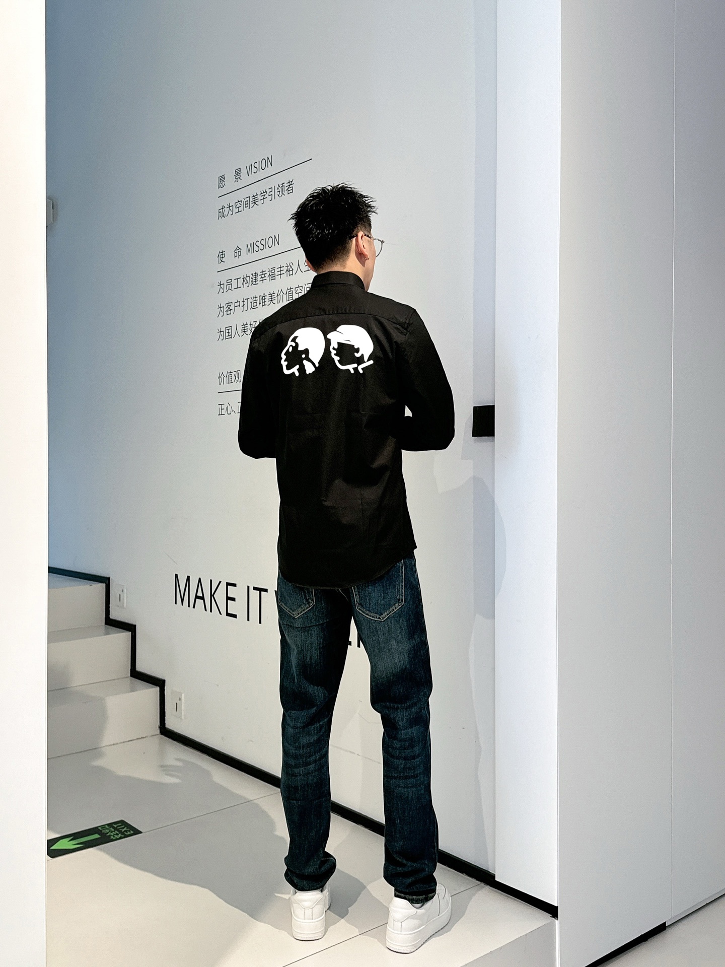 路易威登 最新款男士必备款衬衫，100%天然棉，舒服透气，原单狠货，原版面料，柔软舒适，上身高端又奢华，