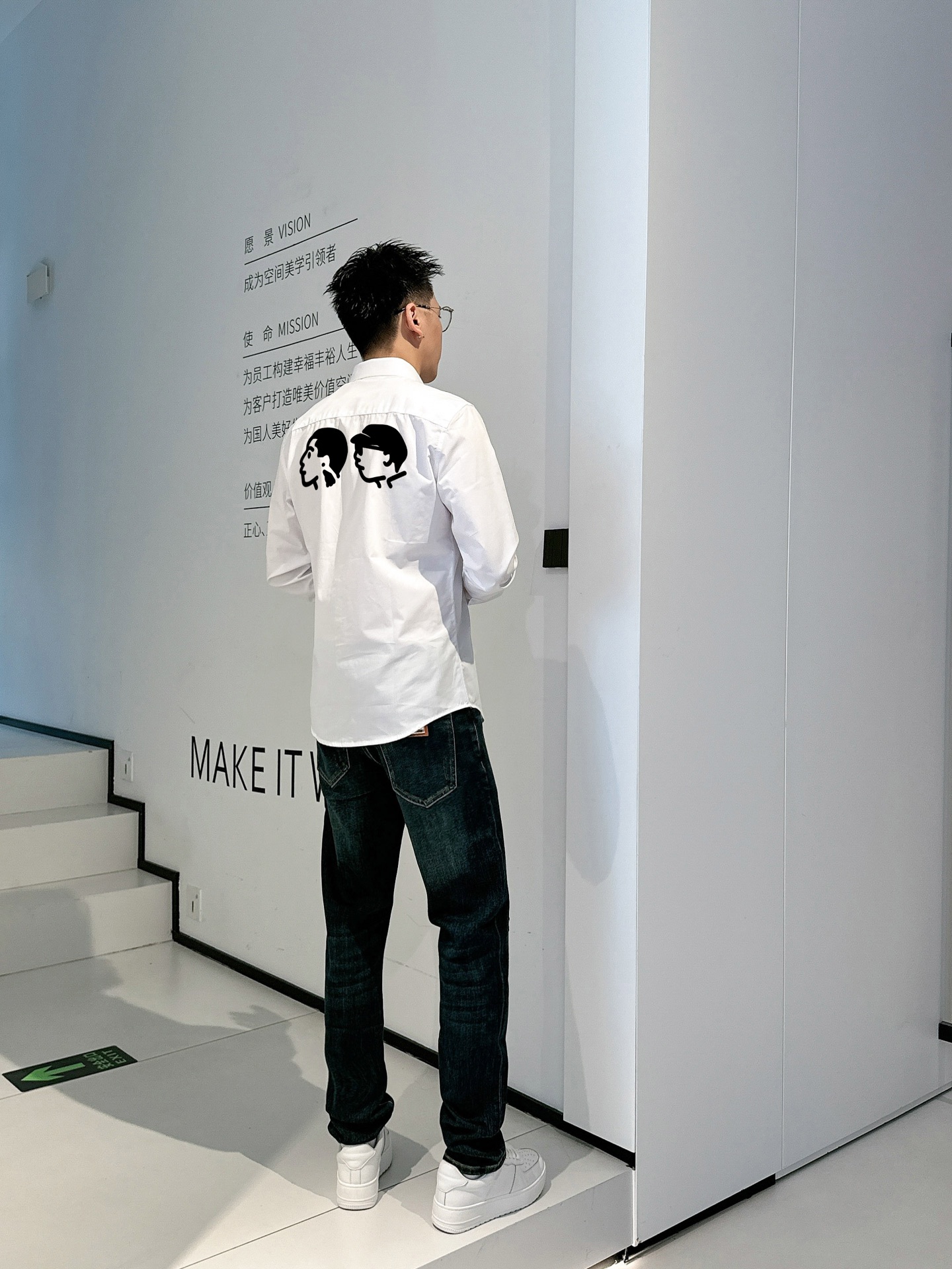 路易威登 最新款男士必备款衬衫，100%天然棉，舒服透气，原单狠货，原版面料，柔软舒适，上身高端又奢华，