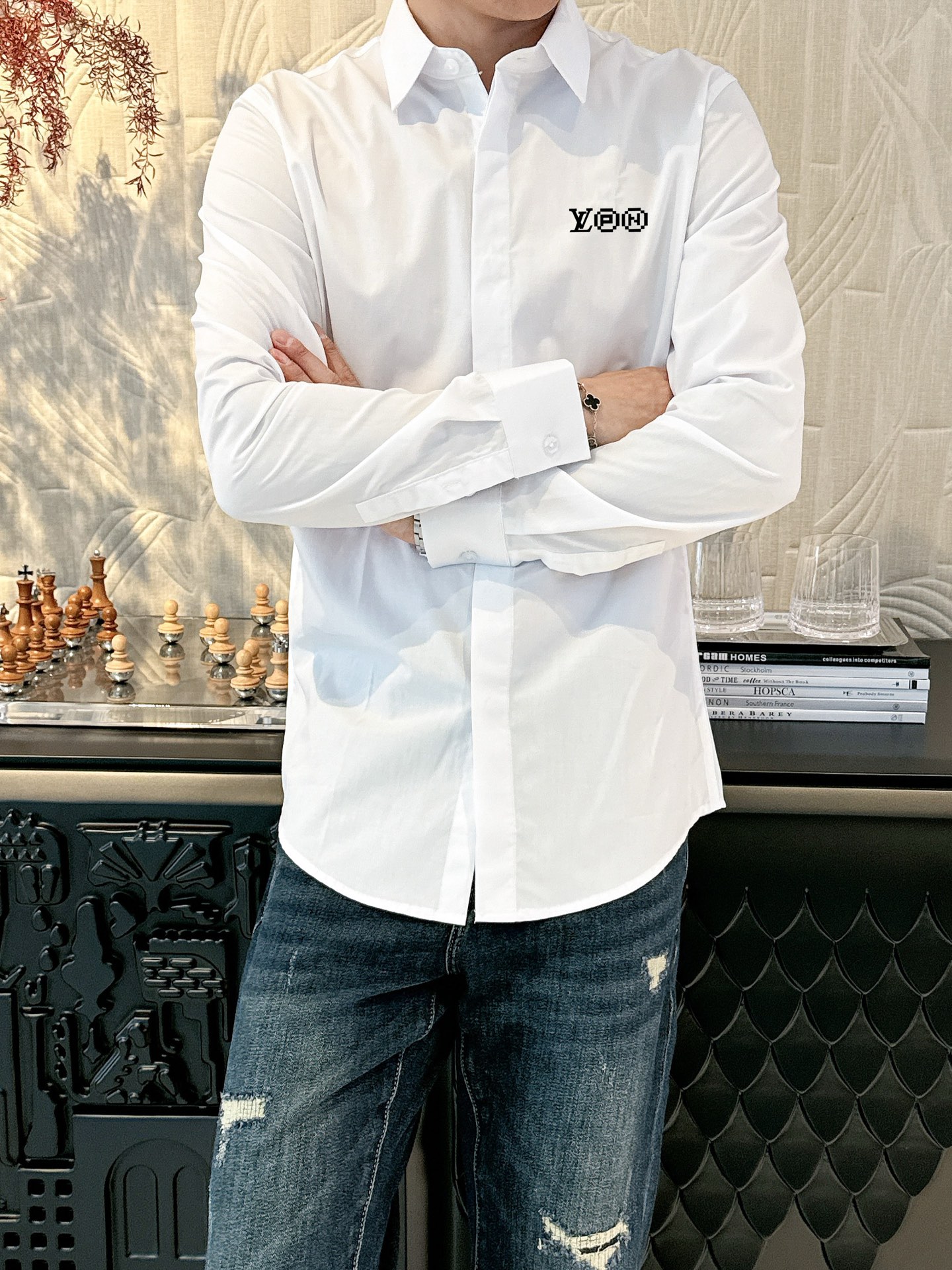 路易威登 最新款男士必备款衬衫，100%天然棉，舒服透气，原单狠货，原版面料，柔软舒适，上身高端又奢华，