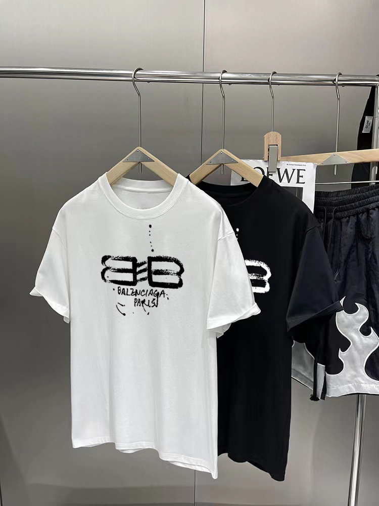 ￼ ￼ ￼ ￼ ￼ ￼ ￼ ￼ ￼￼ 巴黎世家新款字母印花双层重工短袖T桖 字母图案不管是T桖还是卫衣都