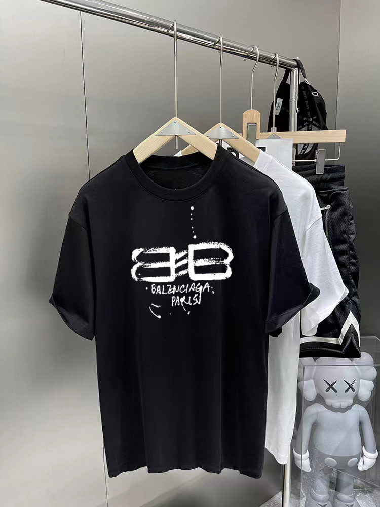 ￼ ￼ ￼ ￼ ￼ ￼ ￼ ￼ ￼￼ 巴黎世家新款字母印花双层重工短袖T桖 字母图案不管是T桖还是卫衣都
