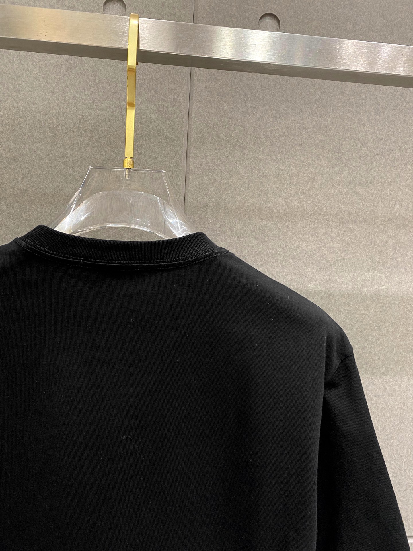 ￼ ￼ ￼ ￼ ￼ ￼ ￼ ￼ ￼￼ 迪奥 新款字母印花双层重工短袖T桖 字母图案不管是T桖还是卫衣都是