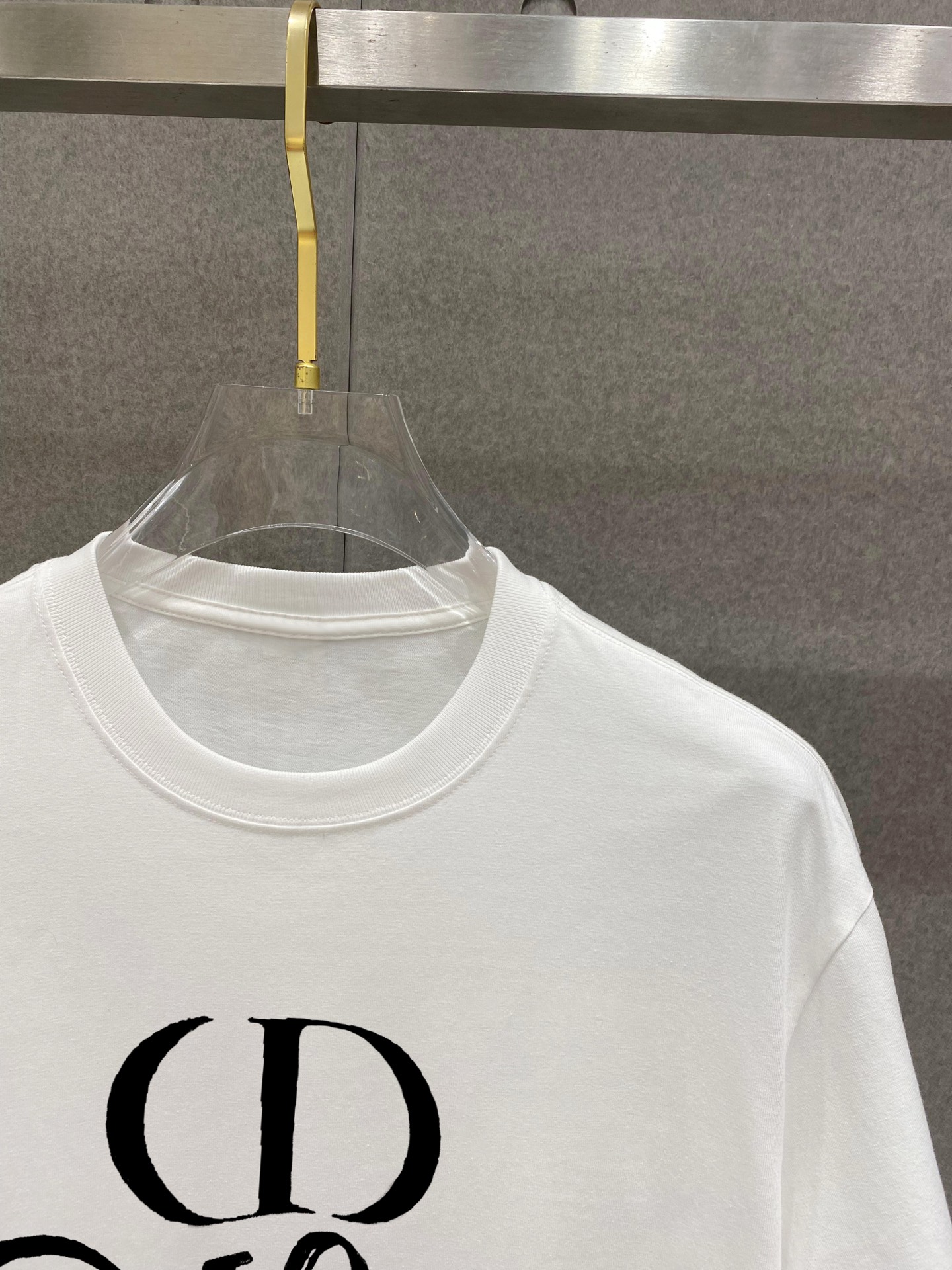 ￼ ￼ ￼ ￼ ￼ ￼ ￼ ￼ ￼￼ 迪奥 新款字母印花双层重工短袖T桖 字母图案不管是T桖还是卫衣都是