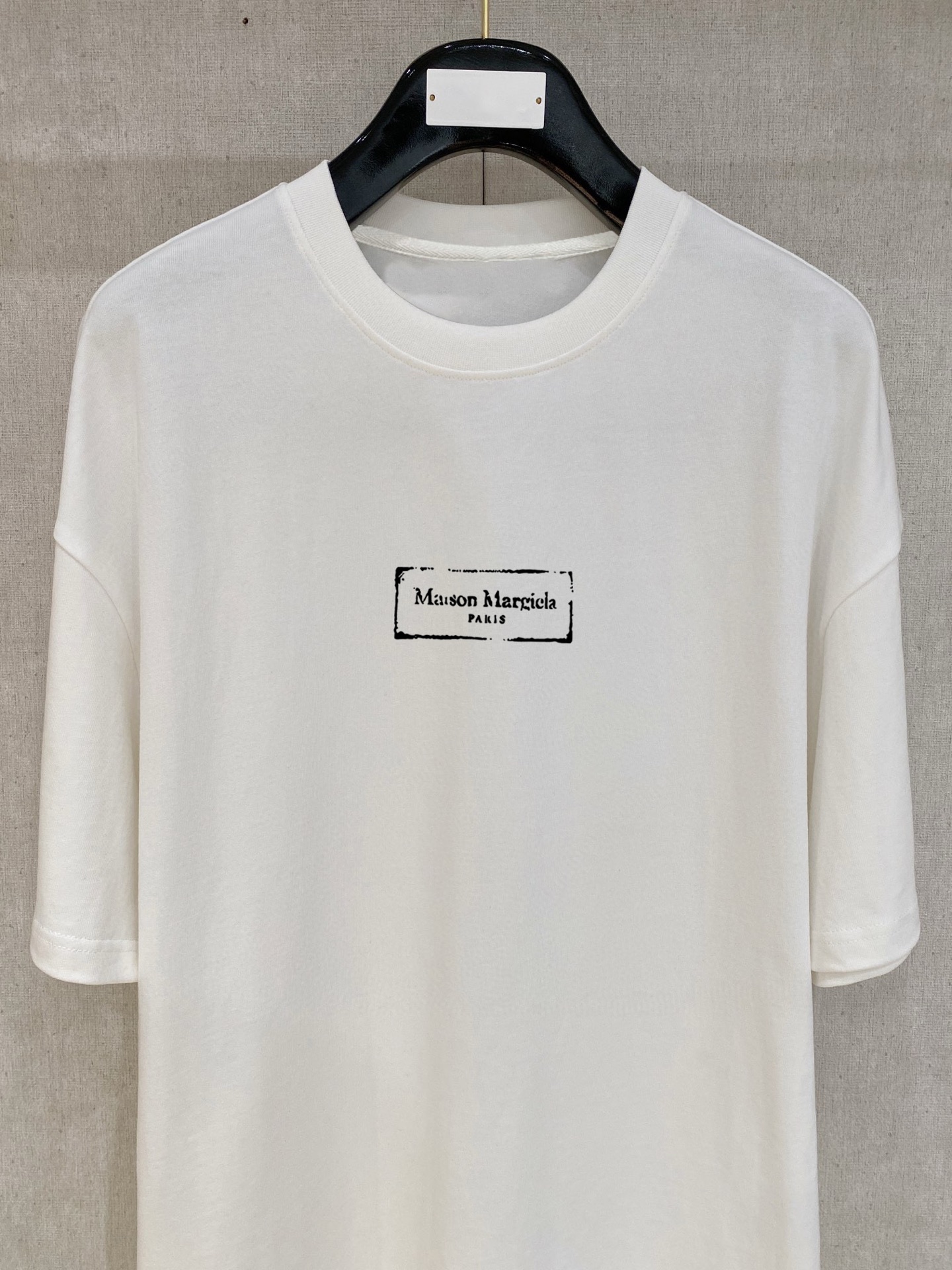 ￼ ￼ ￼ ￼ ￼ ￼ ￼ ￼ ￼￼ 马吉拉 新款字母印花双层重工短袖T桖 字母图案不管是桖还是卫衣都是