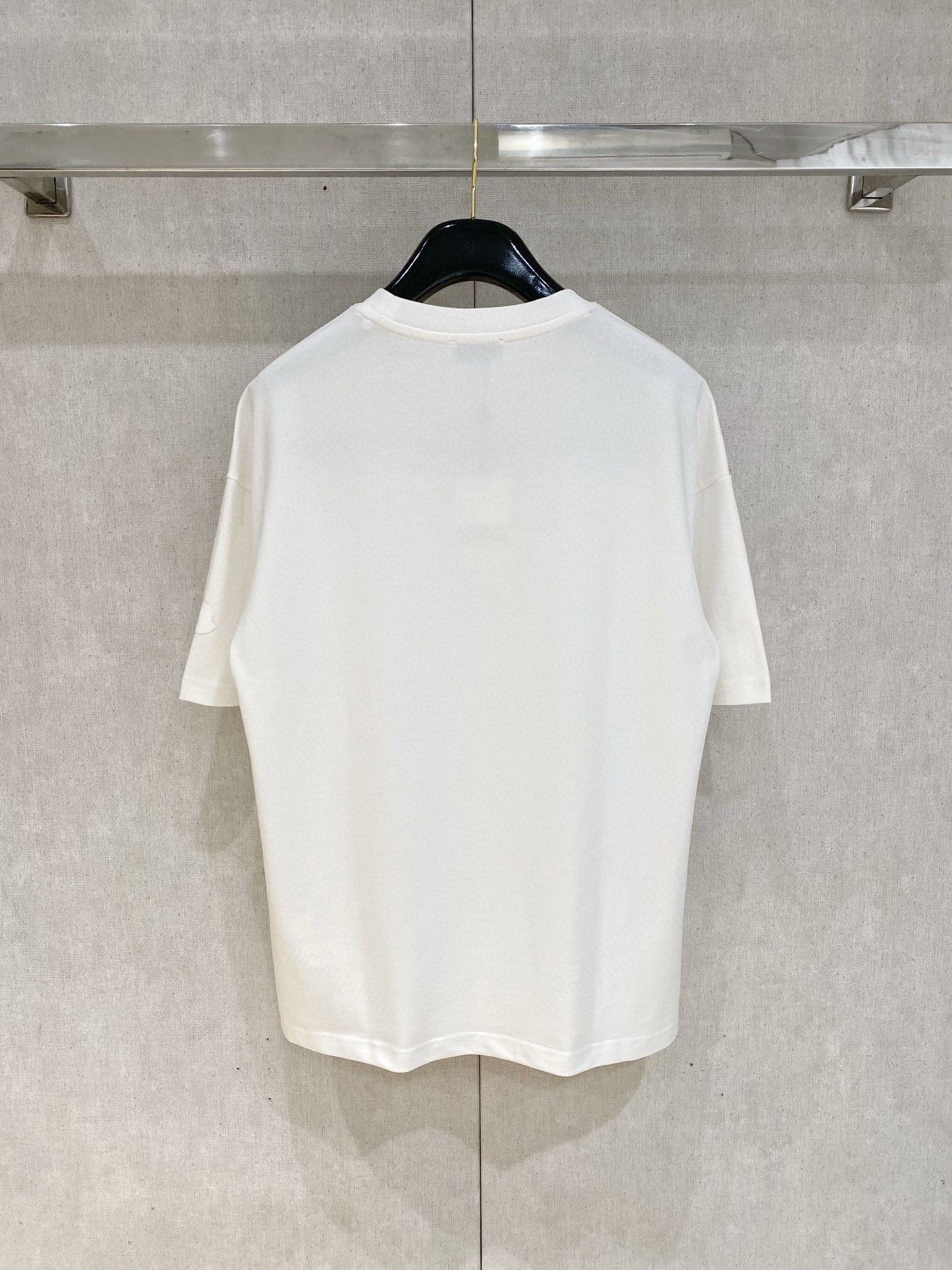 ￼ ￼ ￼ ￼ ￼ ￼ ￼ ￼ ￼￼ 马吉拉 新款字母印花双层重工短袖T桖 字母图案不管是桖还是卫衣都是