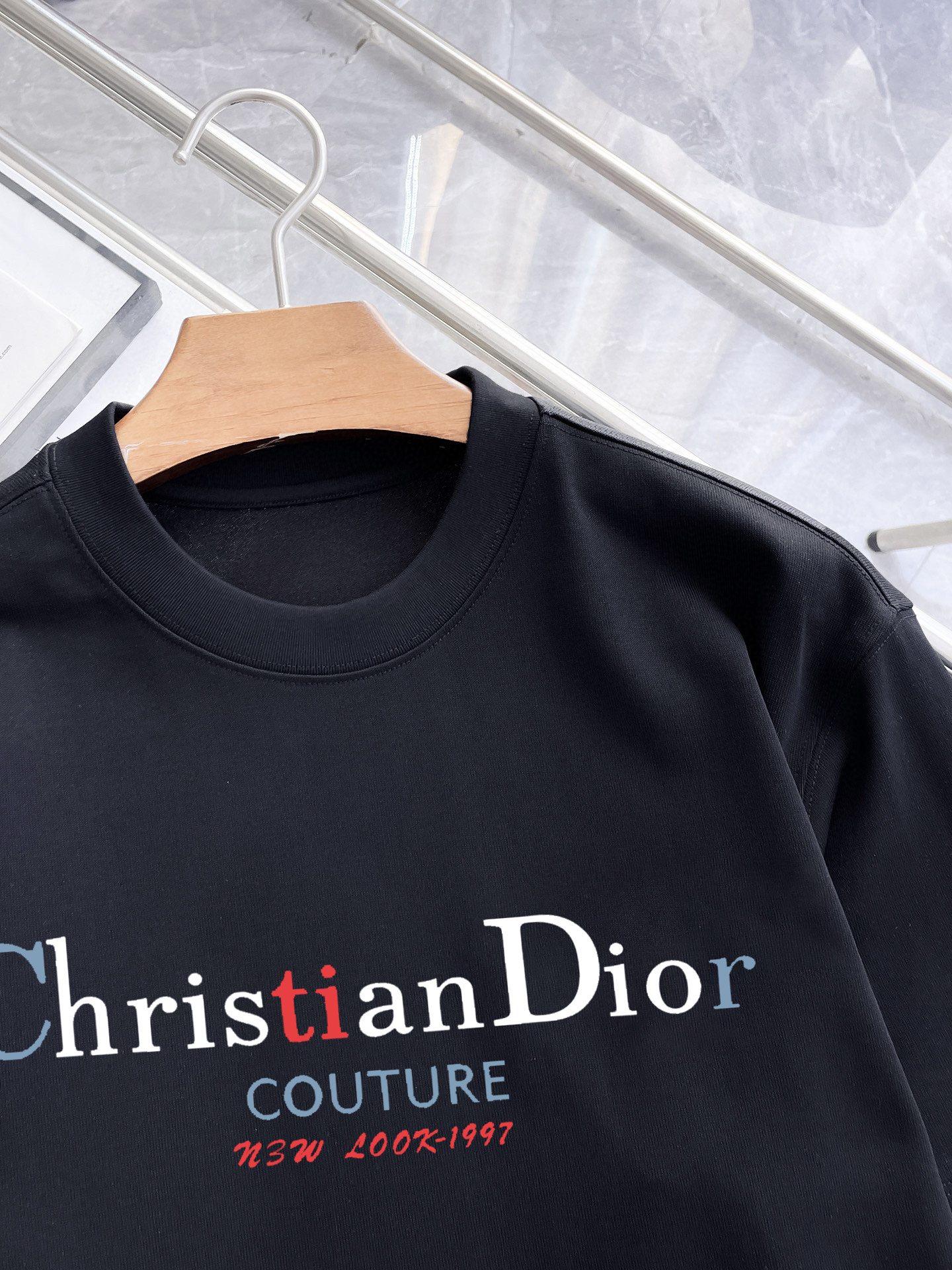 ￼ ￼ ￼ ￼ ￼ ￼ ￼ ￼ ￼￼ 迪奥 新款字母印花双层重工短袖T桖 字母图案不管是T桖还是卫衣都是