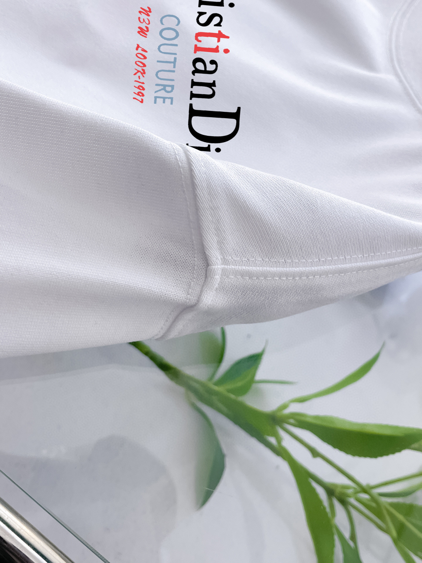 ￼ ￼ ￼ ￼ ￼ ￼ ￼ ￼ ￼￼ 迪奥 新款字母印花双层重工短袖T桖 字母图案不管是T桖还是卫衣都是