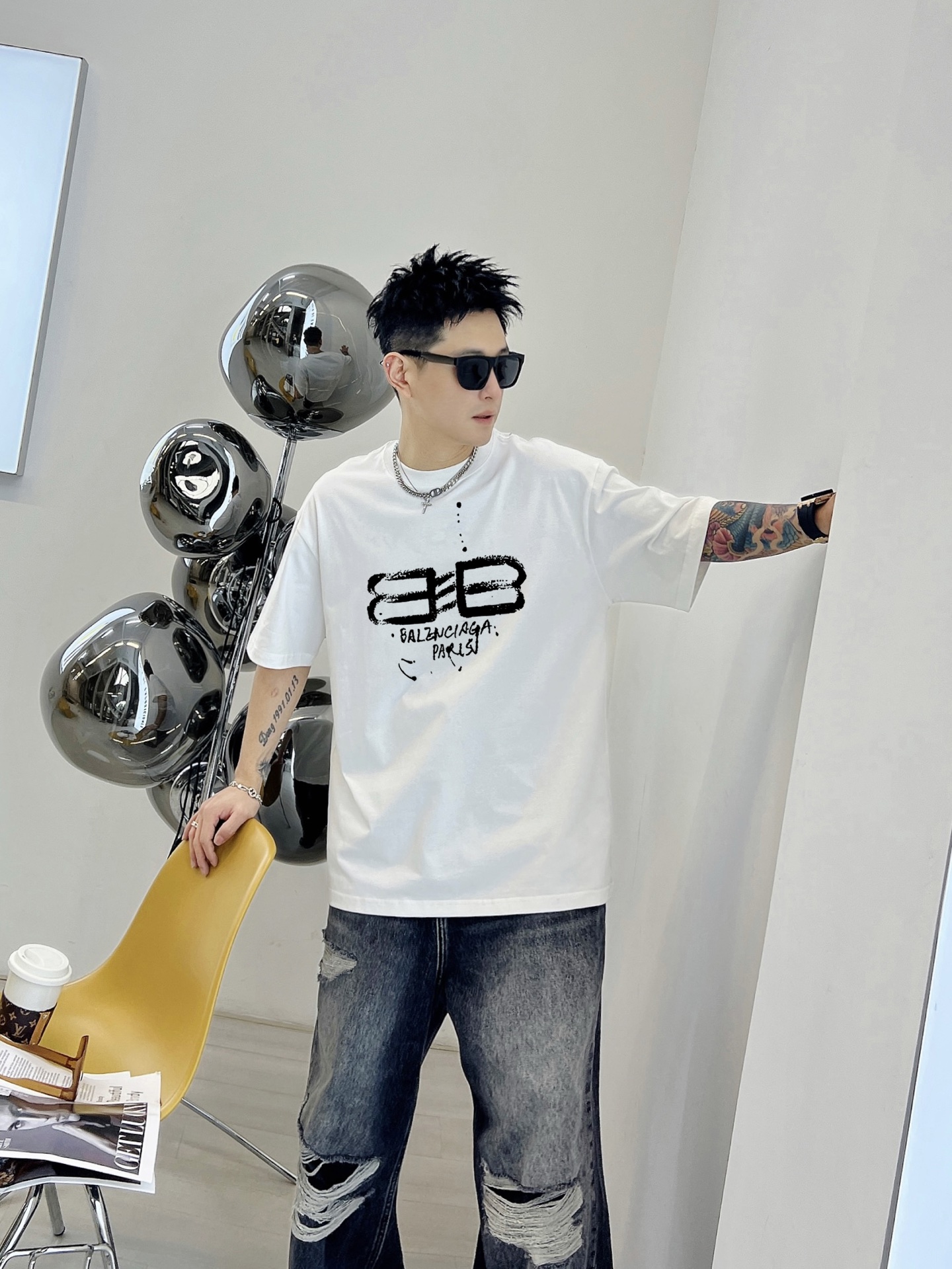 ￼ ￼ ￼ ￼ ￼ 巴黎世家 新款字母印花双层重工短袖T桖 字母图案不管是T桖还是卫衣都是每年的爆款单品