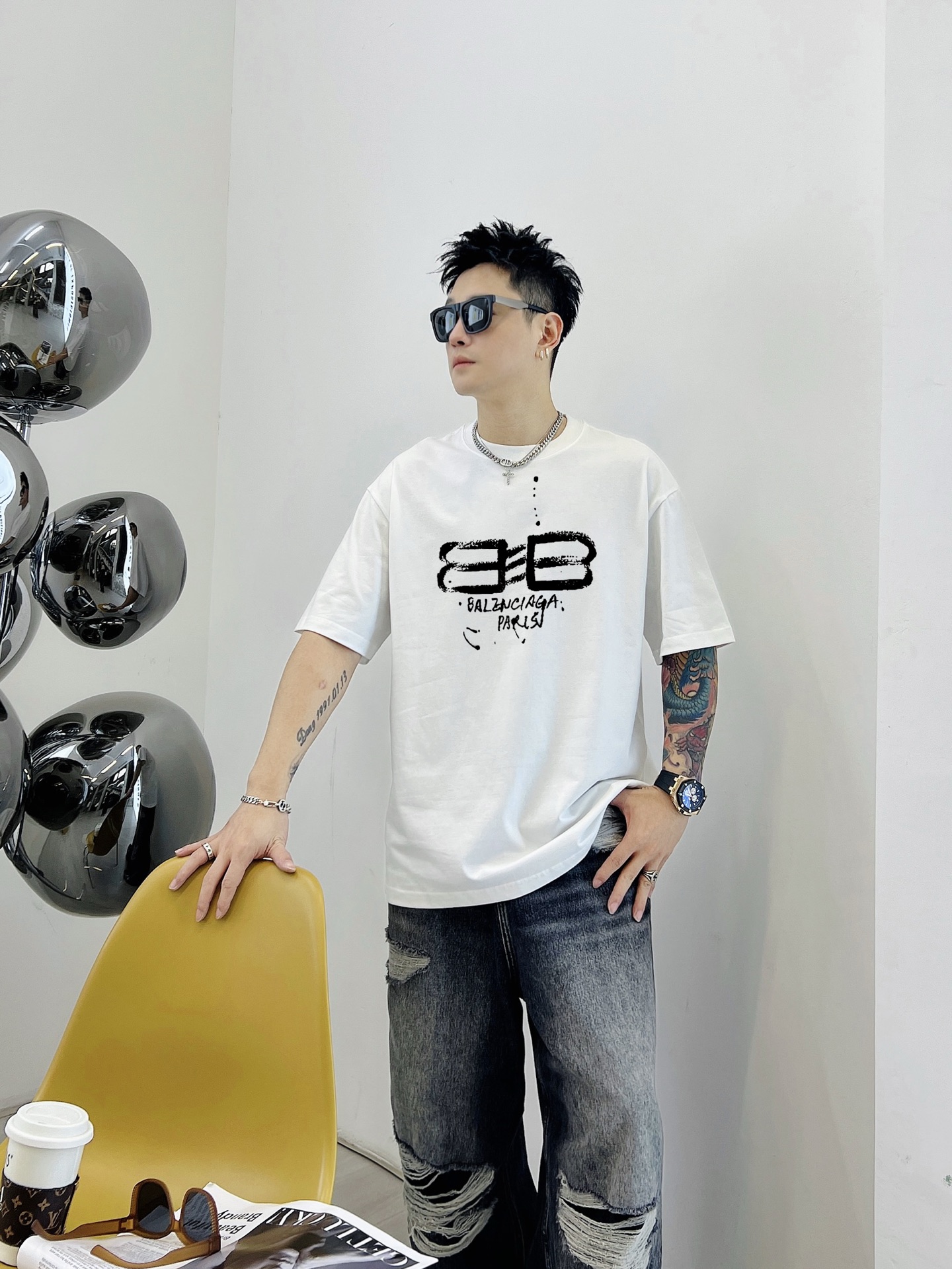 ￼ ￼ ￼ ￼ ￼ 巴黎世家 新款字母印花双层重工短袖T桖 字母图案不管是T桖还是卫衣都是每年的爆款单品