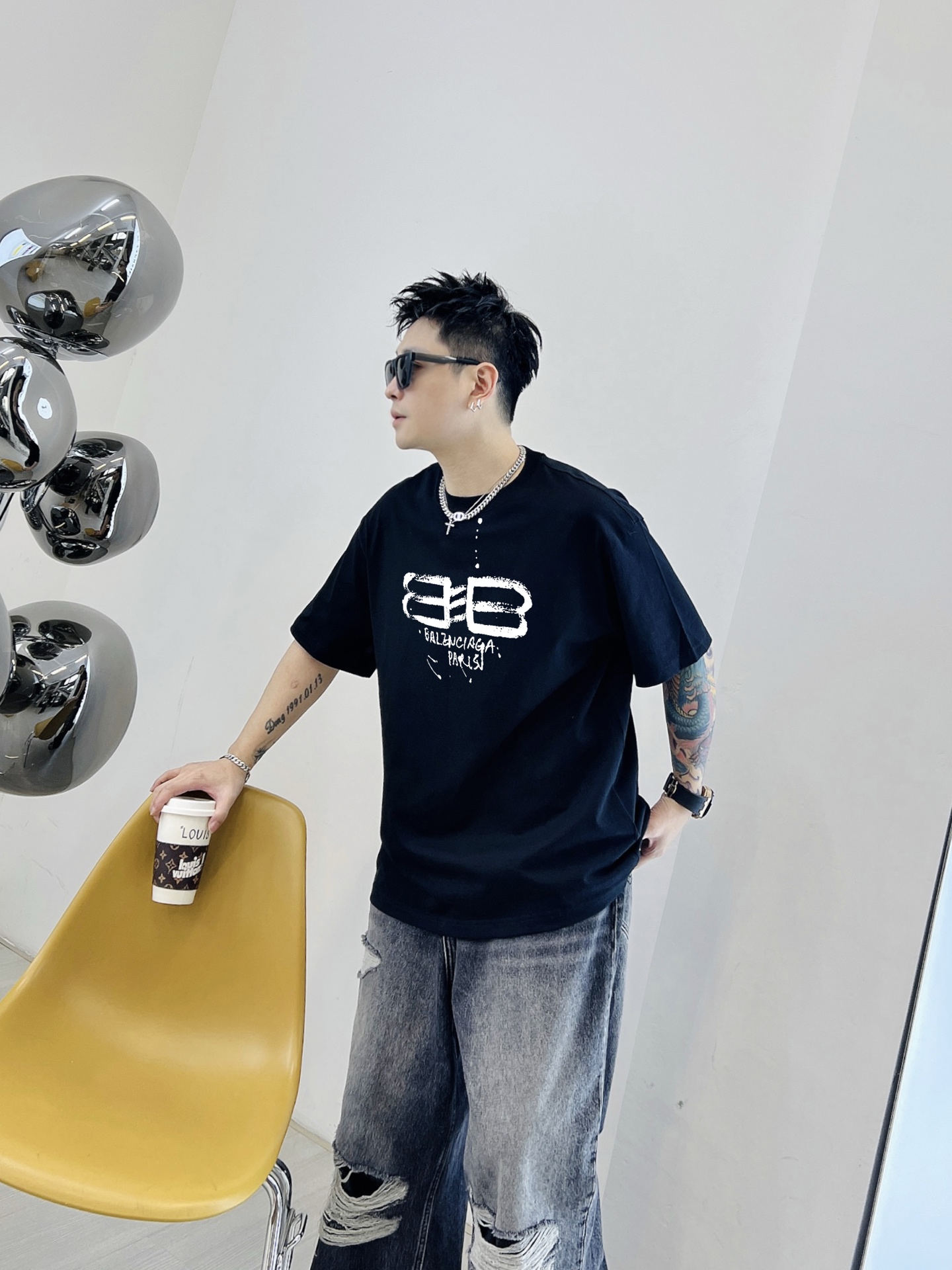 ￼ ￼ ￼ ￼ ￼ 巴黎世家 新款字母印花双层重工短袖T桖 字母图案不管是T桖还是卫衣都是每年的爆款单品