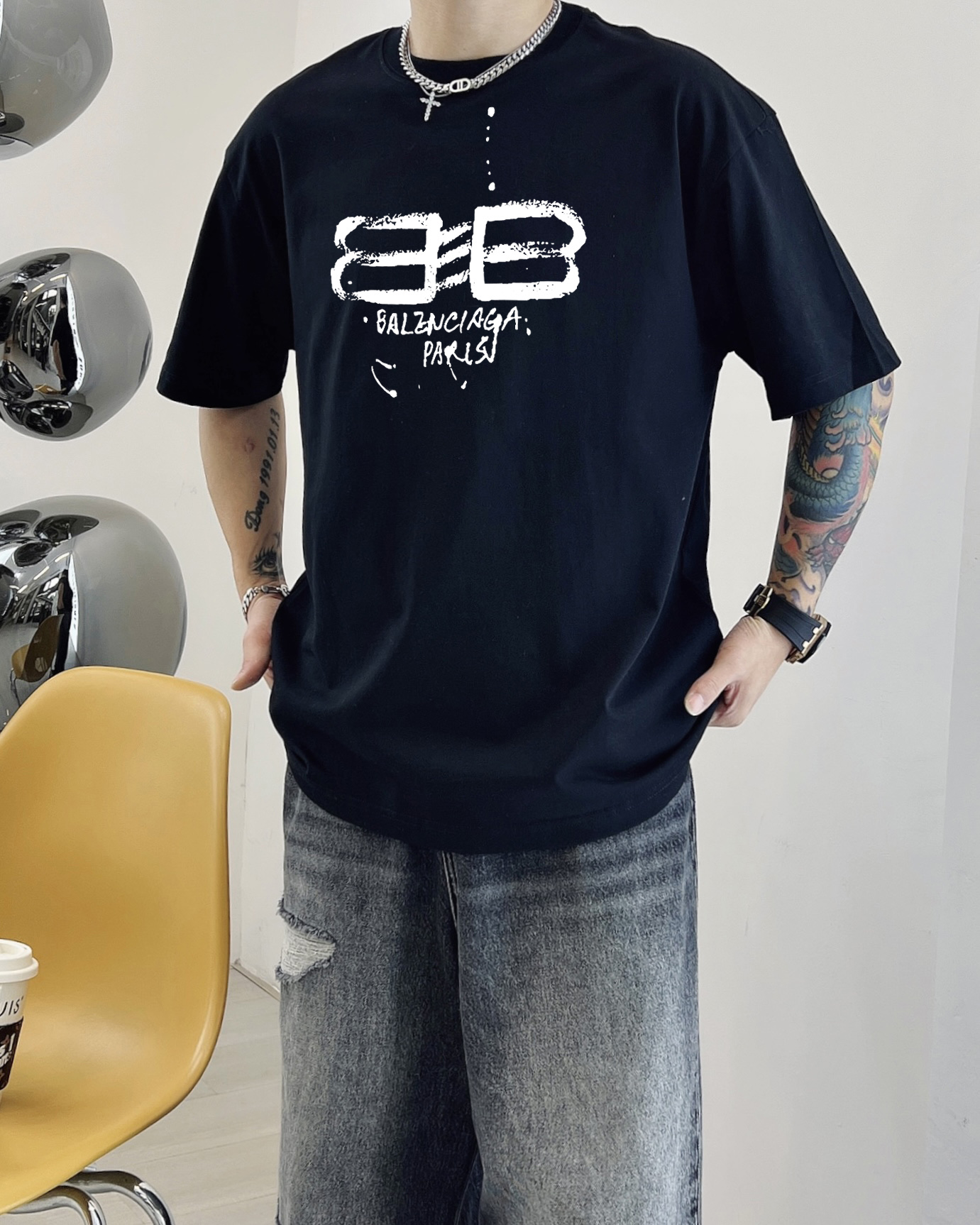 ￼ ￼ ￼ ￼ ￼ 巴黎世家 新款字母印花双层重工短袖T桖 字母图案不管是T桖还是卫衣都是每年的爆款单品