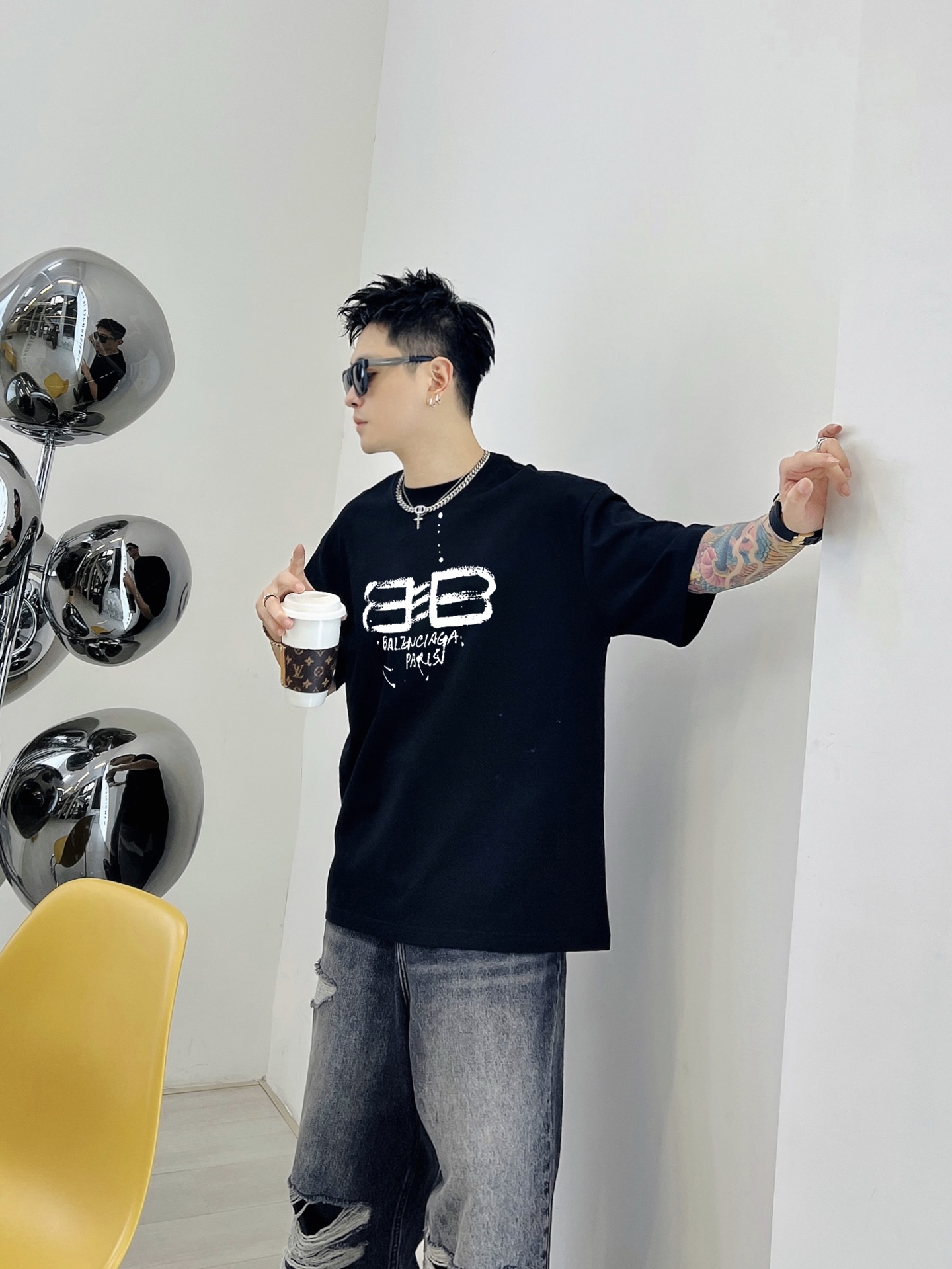 ￼ ￼ ￼ ￼ ￼ 巴黎世家 新款字母印花双层重工短袖T桖 字母图案不管是T桖还是卫衣都是每年的爆款单品