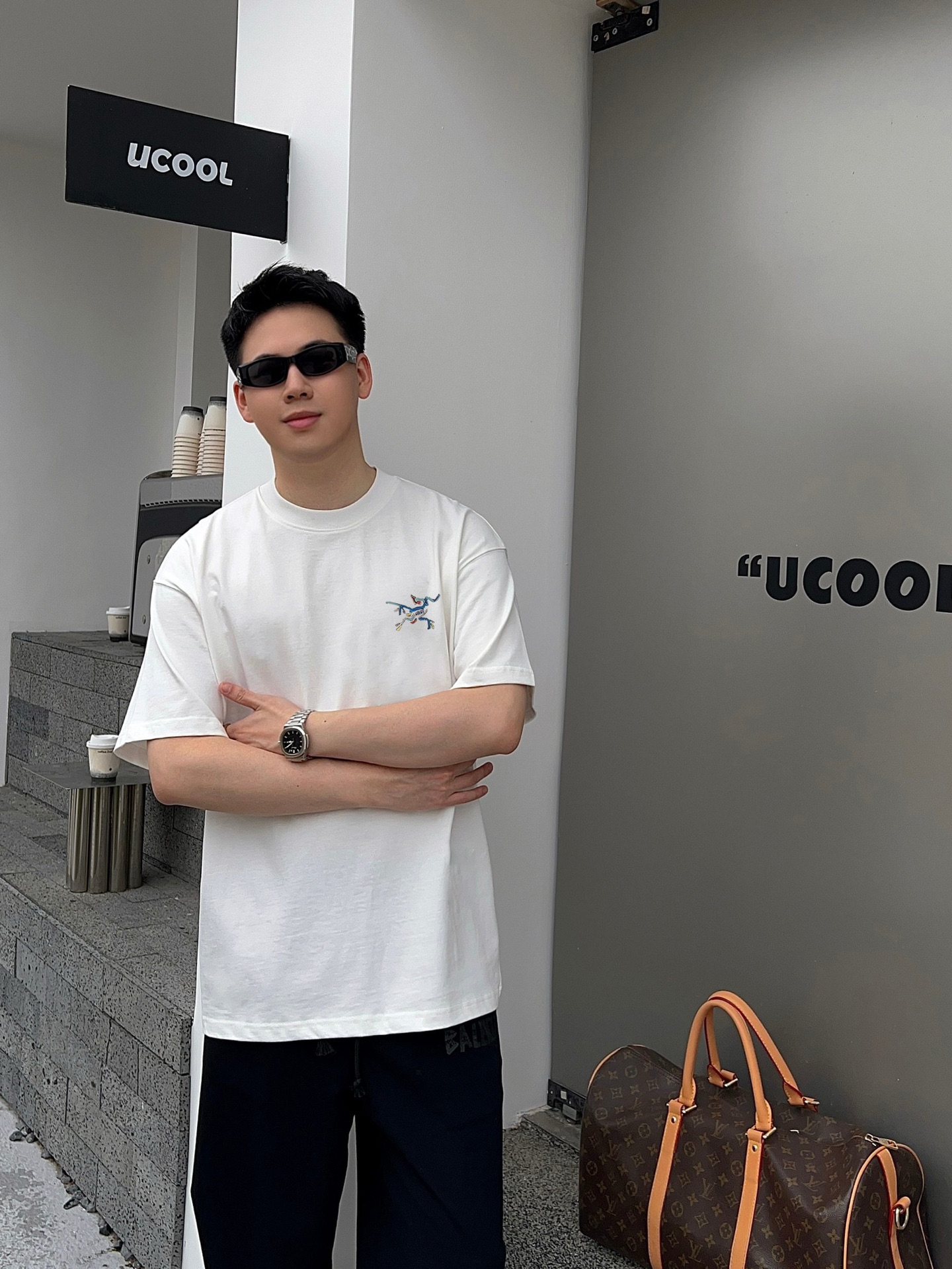 始祖鸟  新款字母印花双层重工短袖T桖  字母图案不管是T桖还是卫衣都是每年的爆款单品  前幅大面积印花